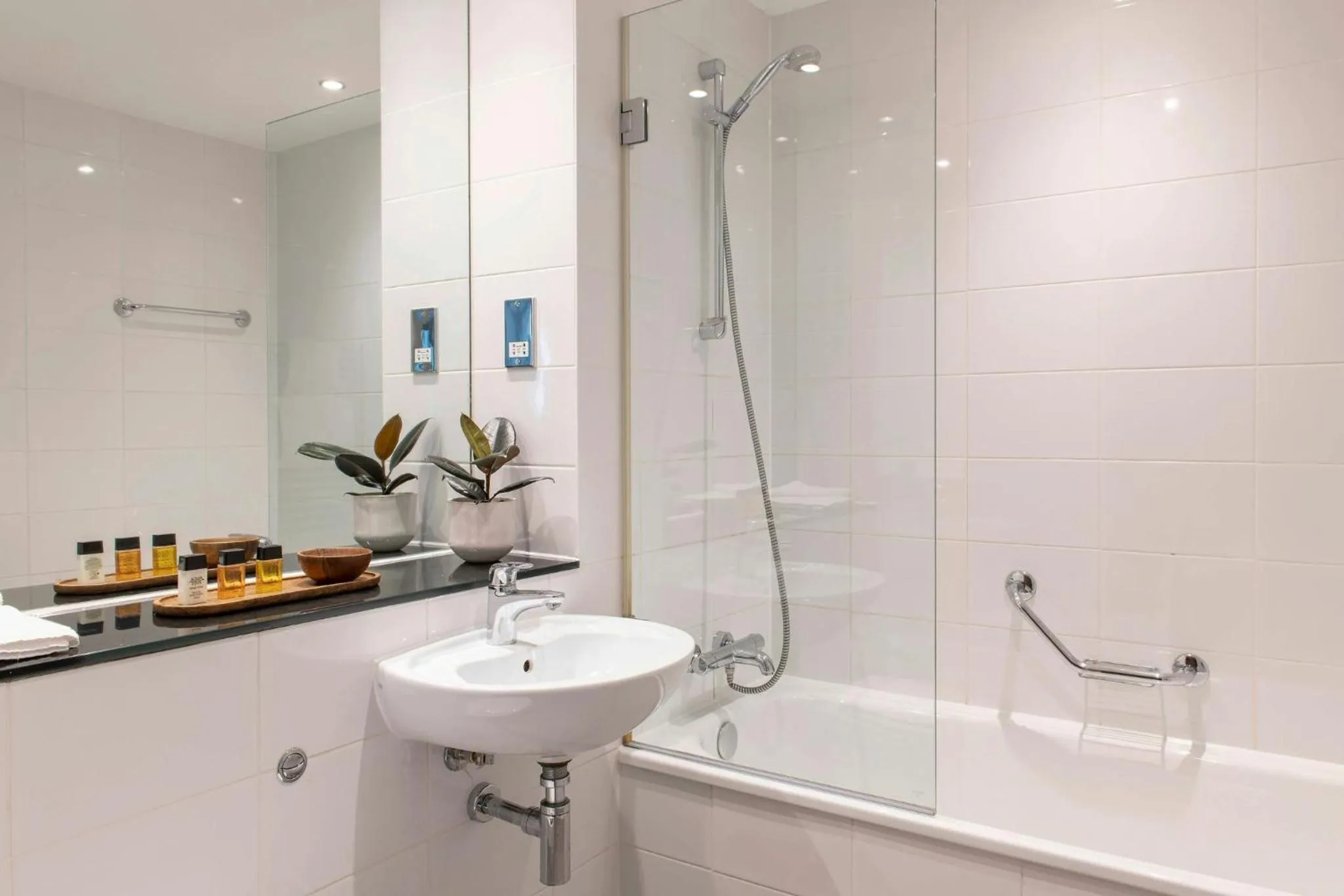 Bathroom in Cove Paradise Street