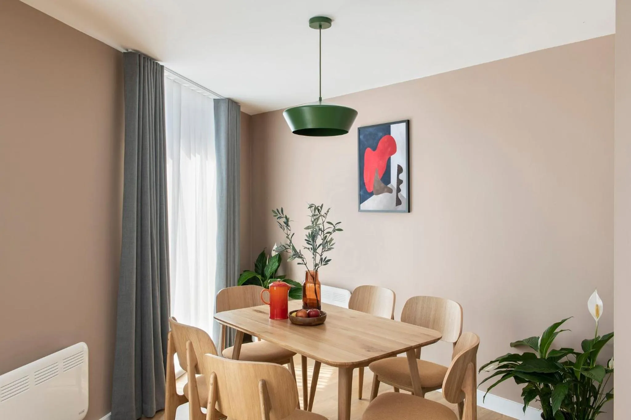 Dining area in Cove Paradise Street