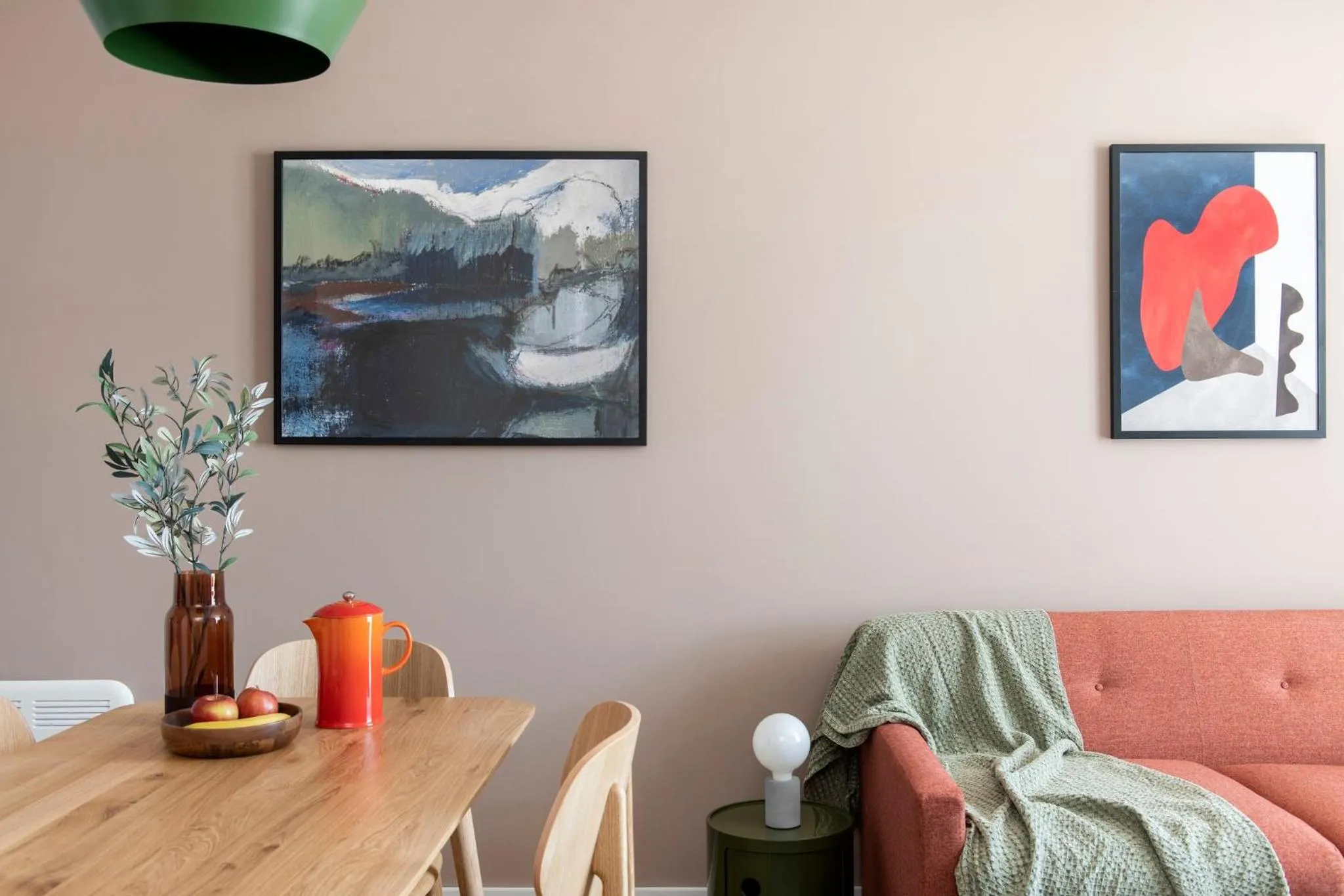 Living room in Cove Paradise Street