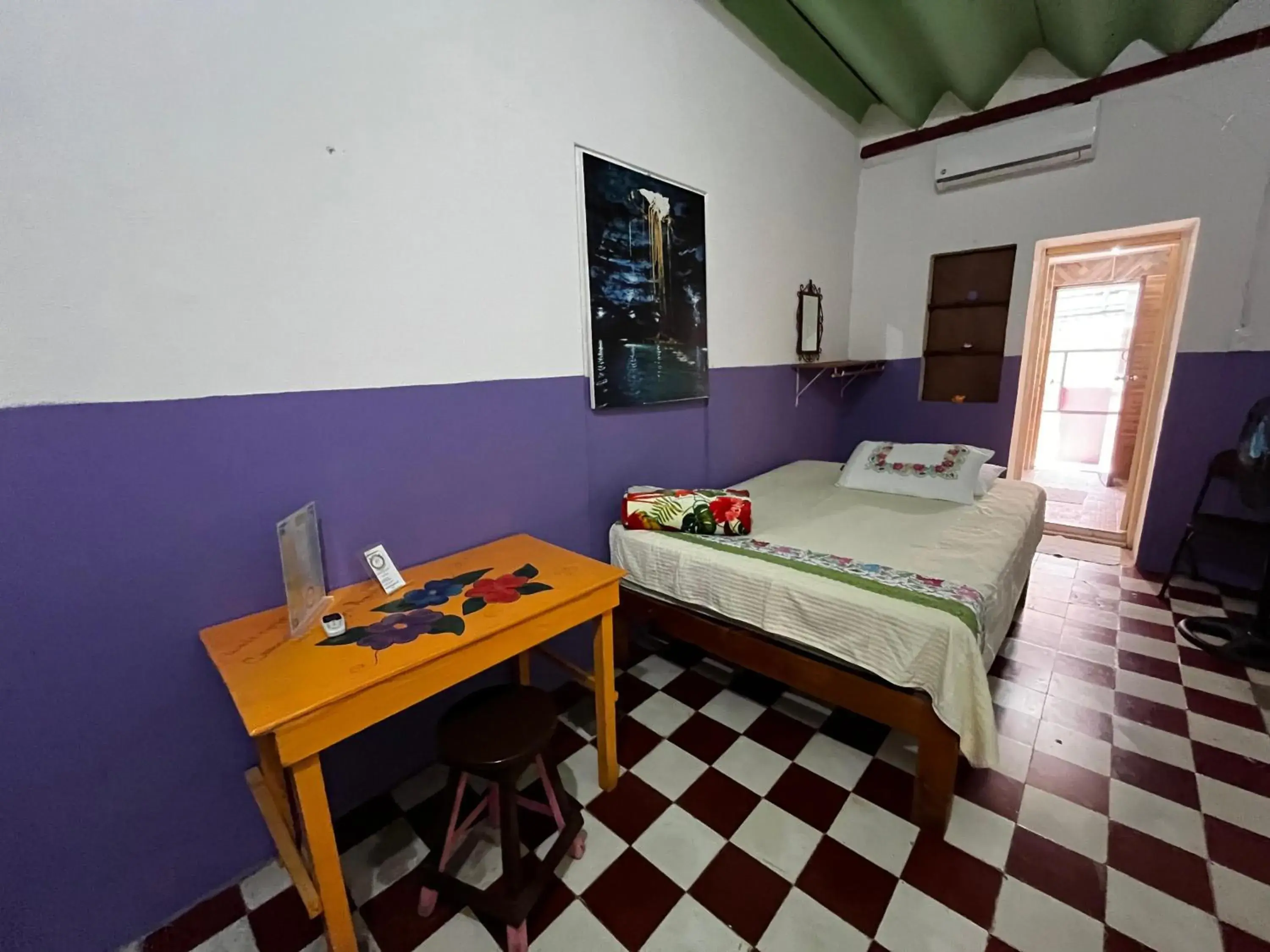 Single Room with Balcony - single occupancy in Casona del Negro Aguilar Single Room with Balcony - single occupancy in Casona del Negro Aguilar