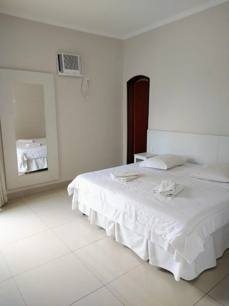 Bedroom, Bed in Hotel Alzira Imperial