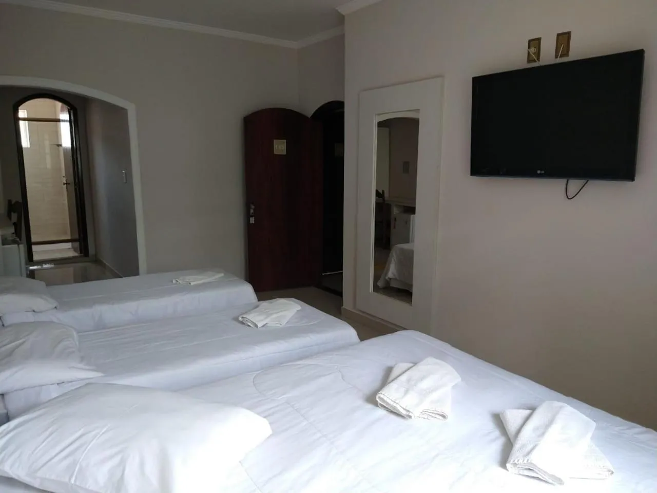 Photo of the whole room, Bed in Hotel Alzira Imperial