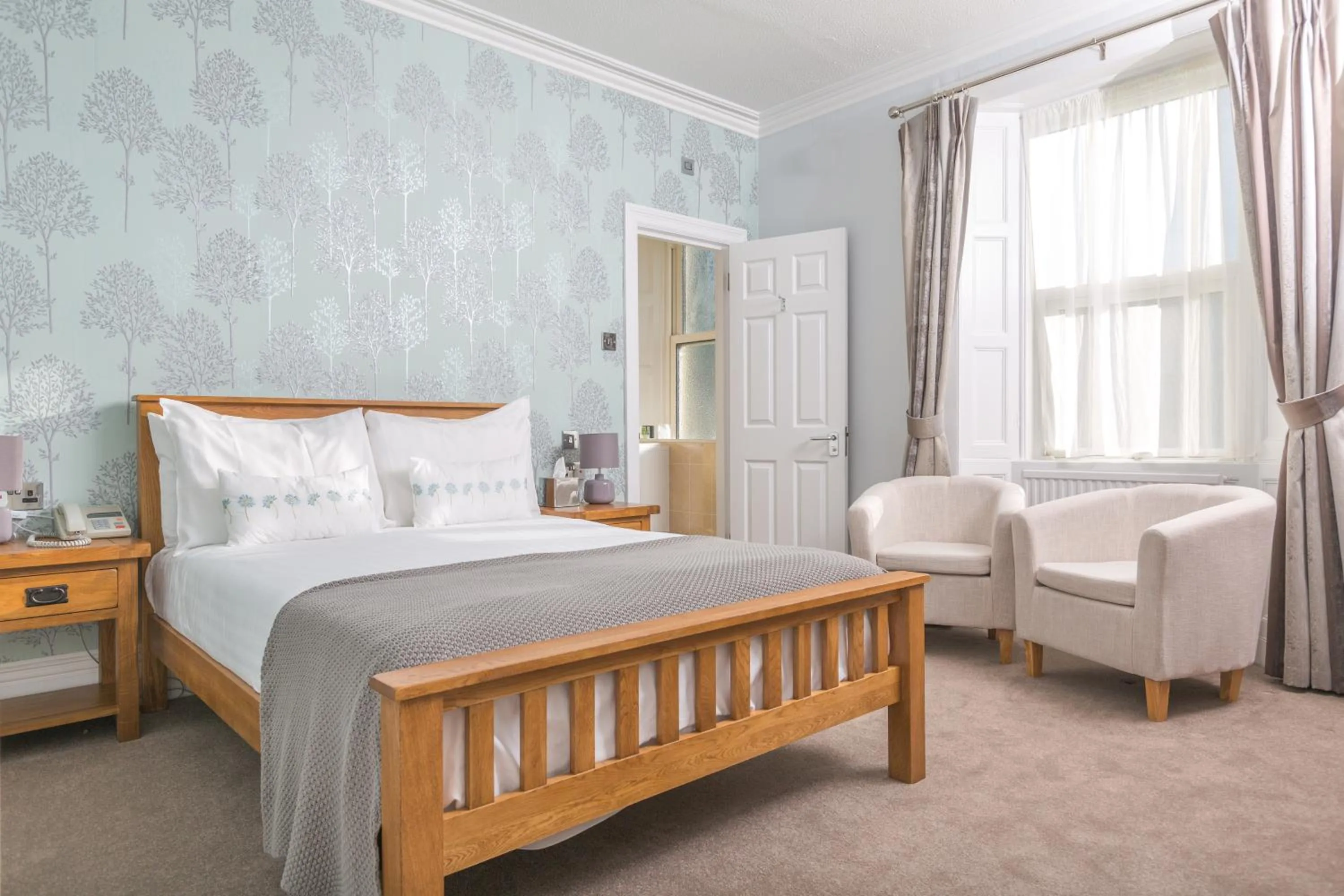 Bed in Lauriston Hotel