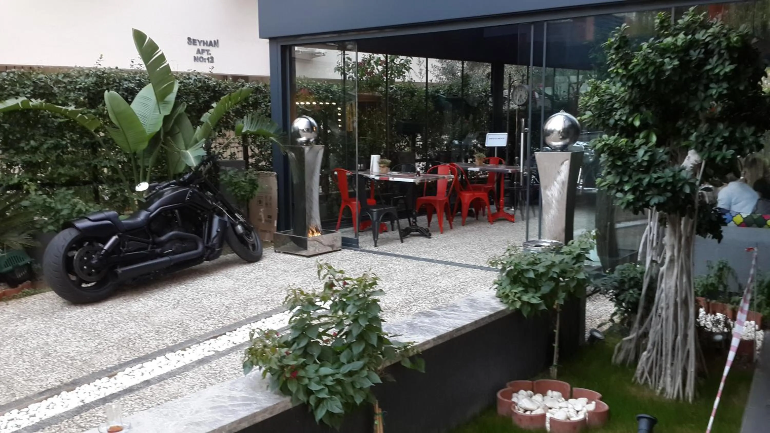 Facade/entrance in BMK APART Otel