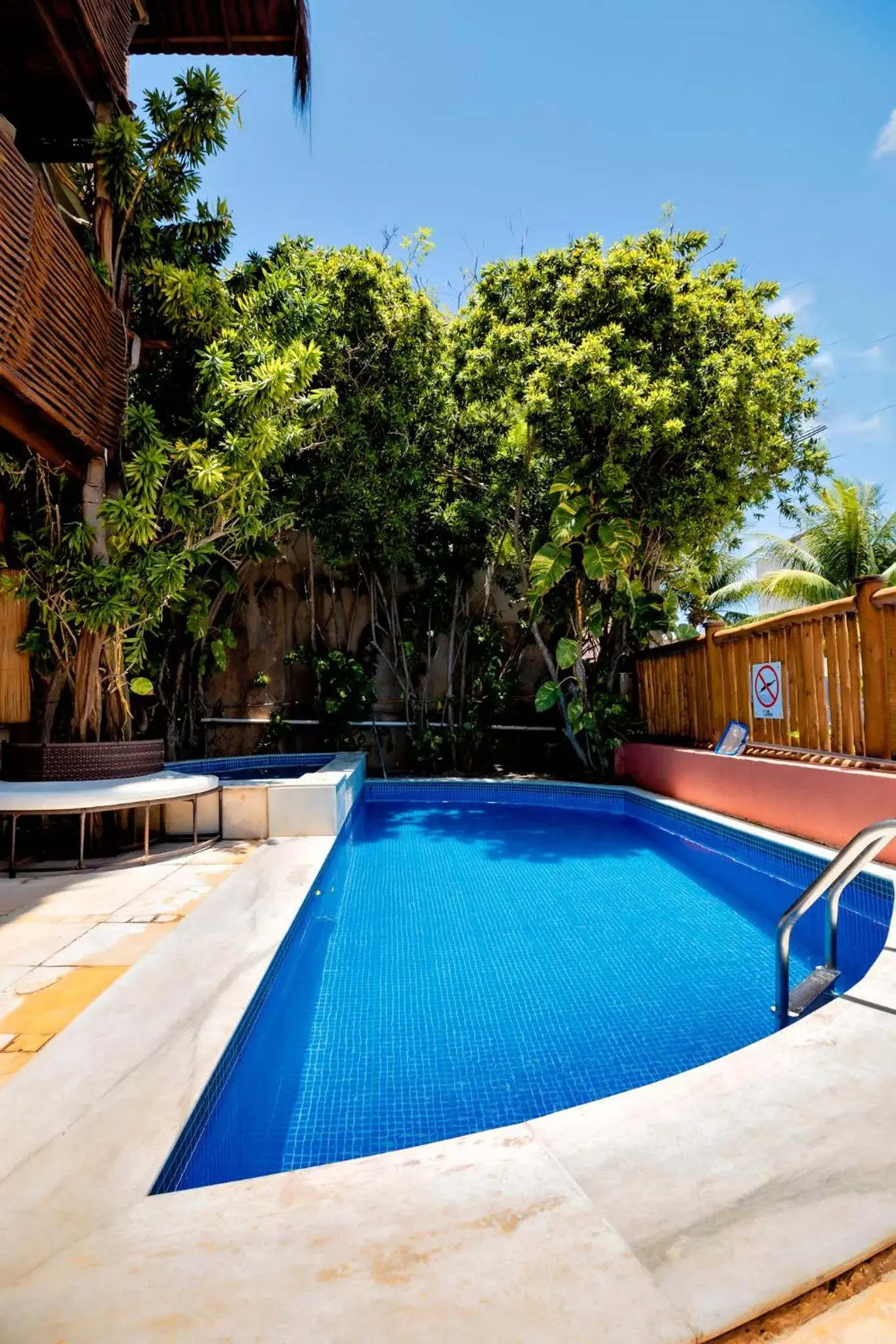 Swimming pool in Safari Natal Beach Hotel Swimming pool in Safari Natal Beach Hotel