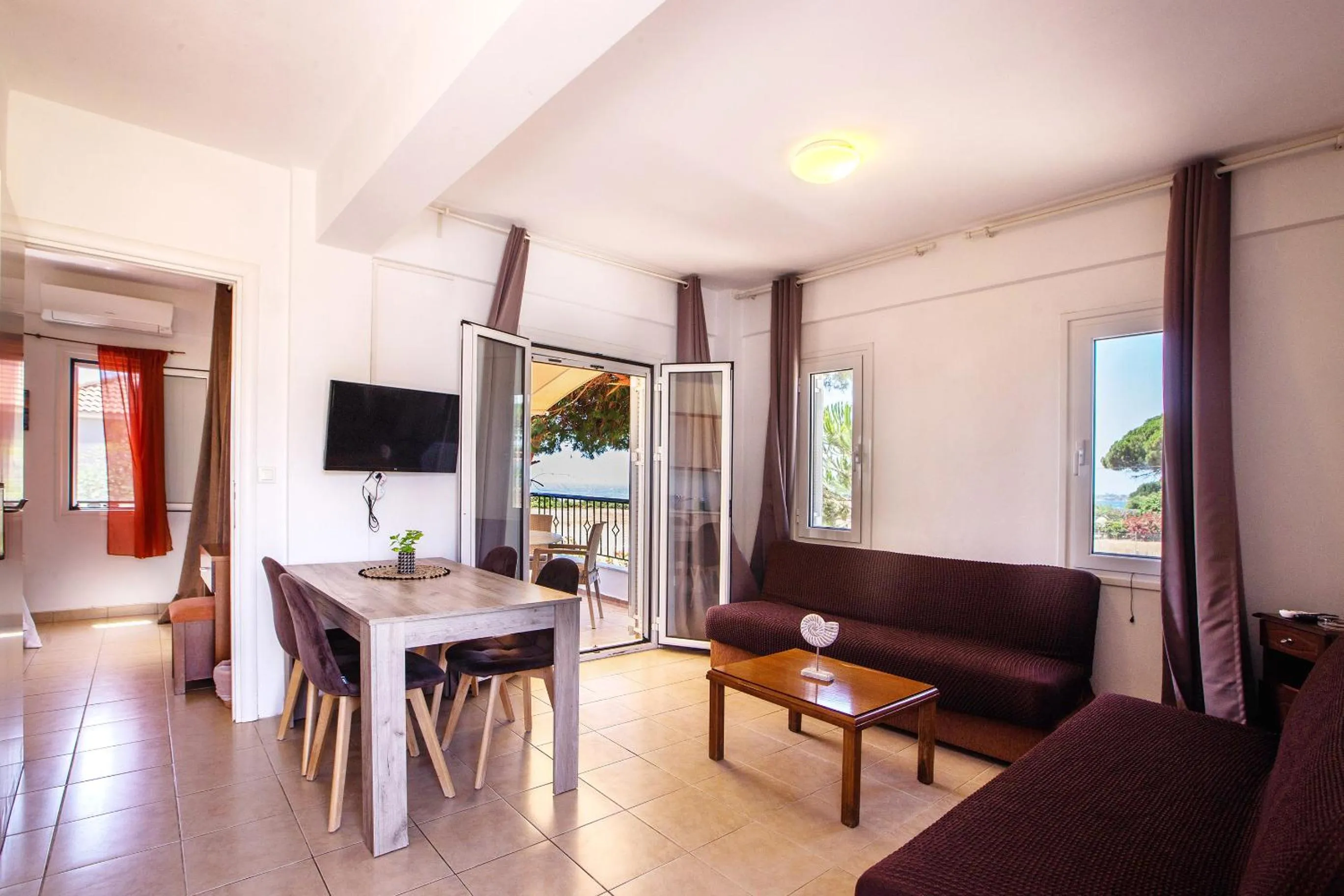 TV and multimedia in Romanos Beach Villas