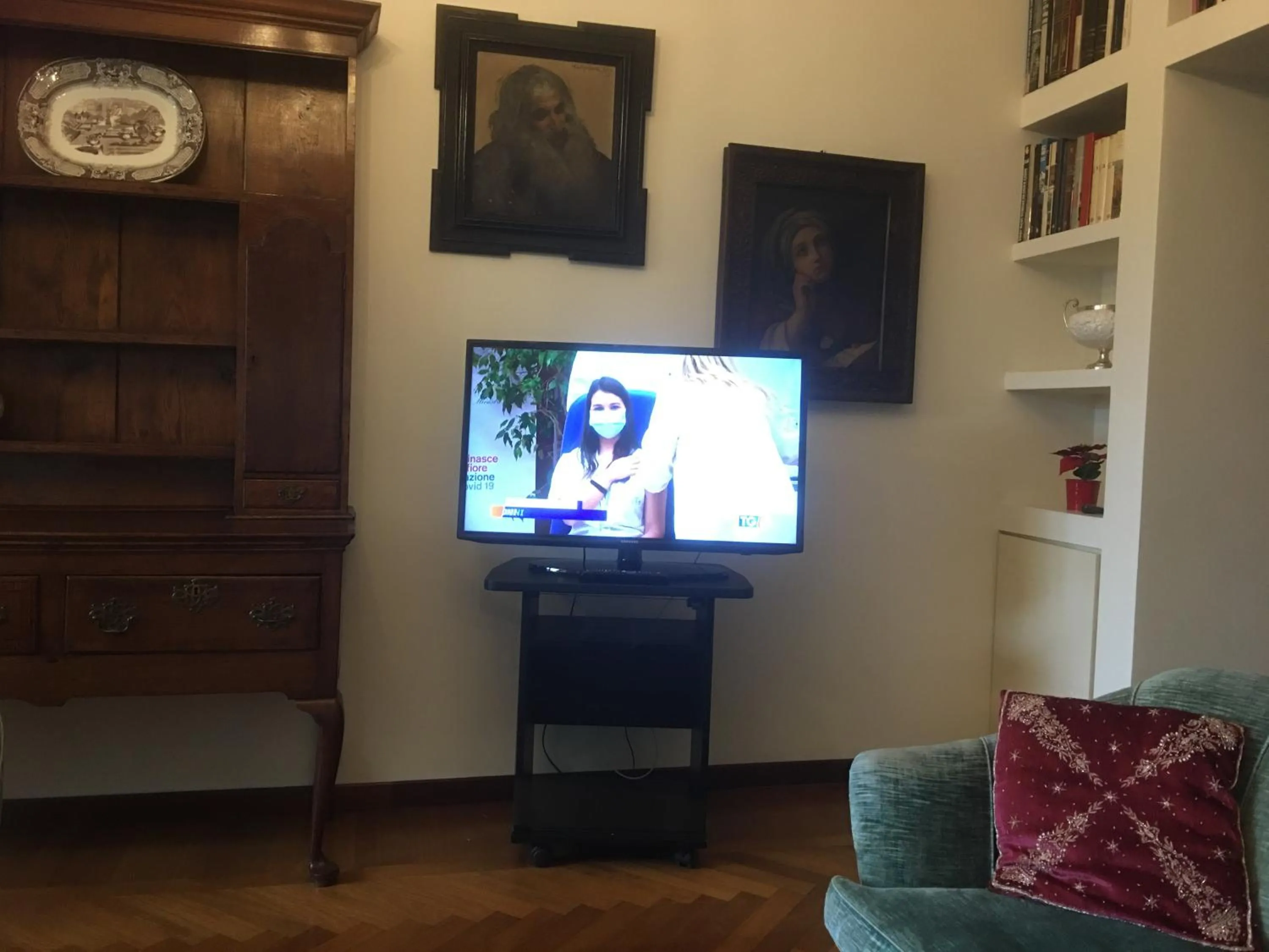 TV and multimedia in Cherubini Florence Residence