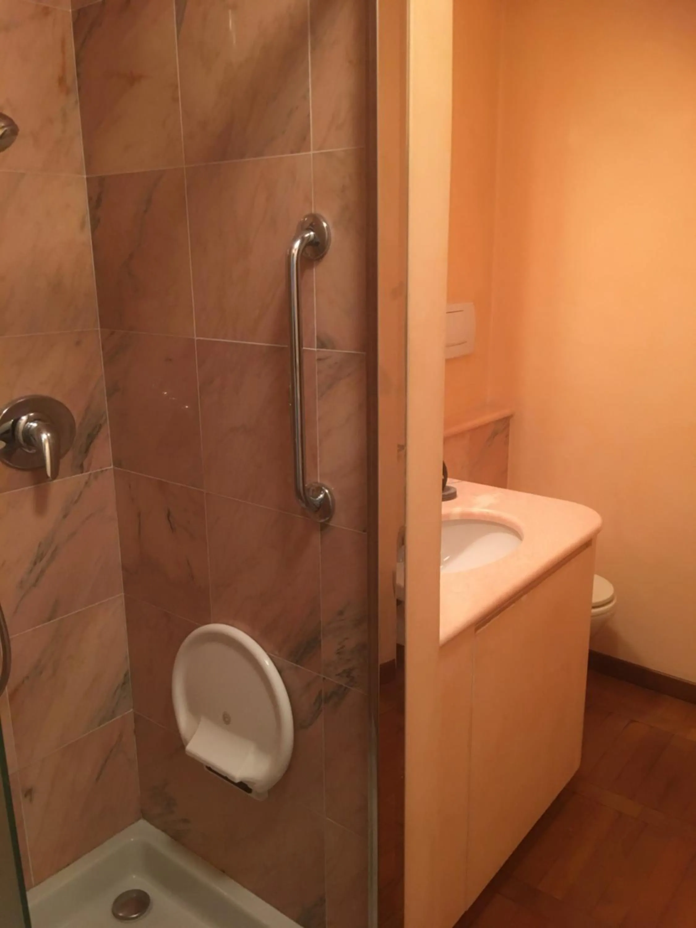 Bathroom in Cherubini Florence Residence