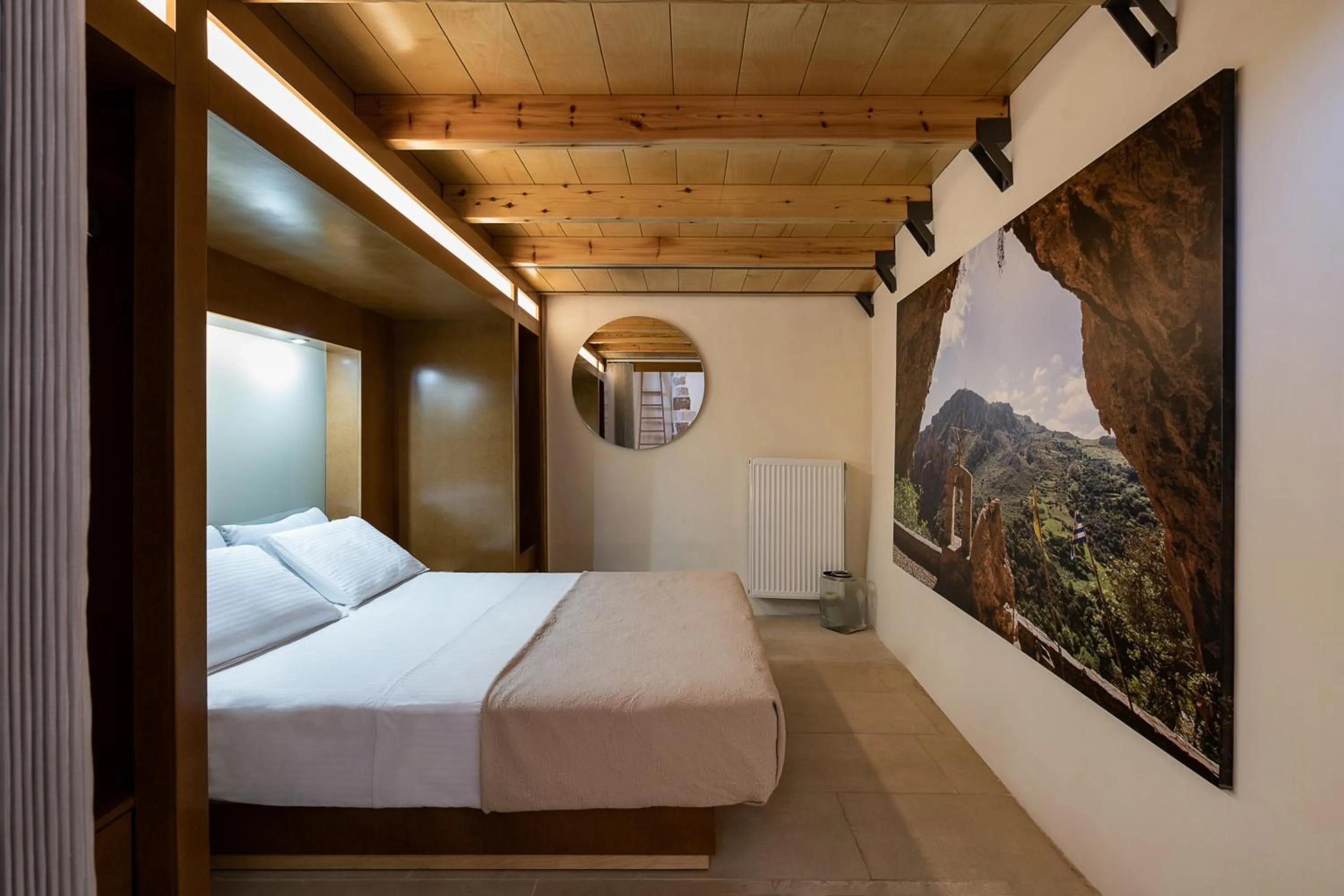 Bedroom, Bed in San Salvatore Monastery