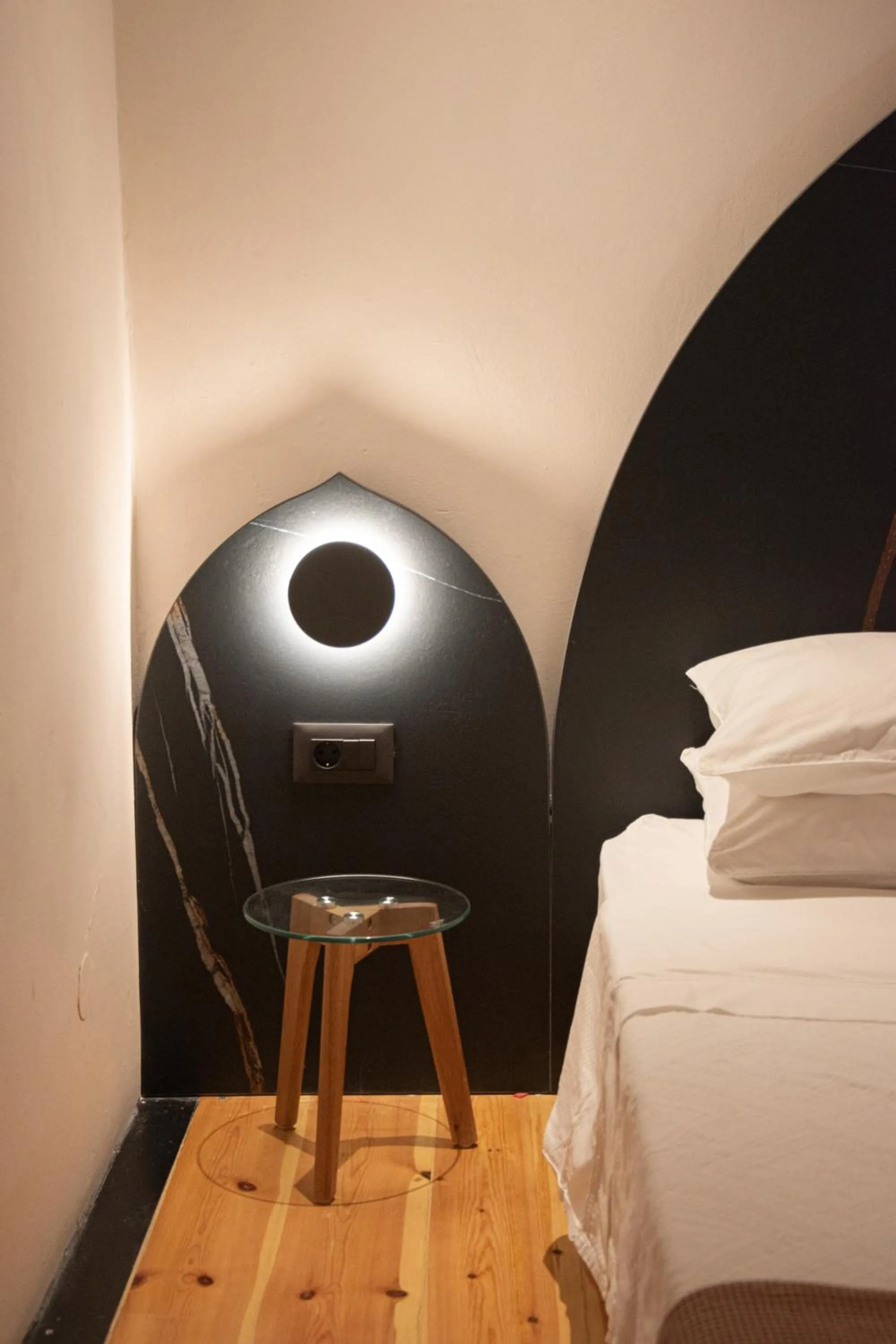 Bedroom, Bed in San Salvatore Monastery