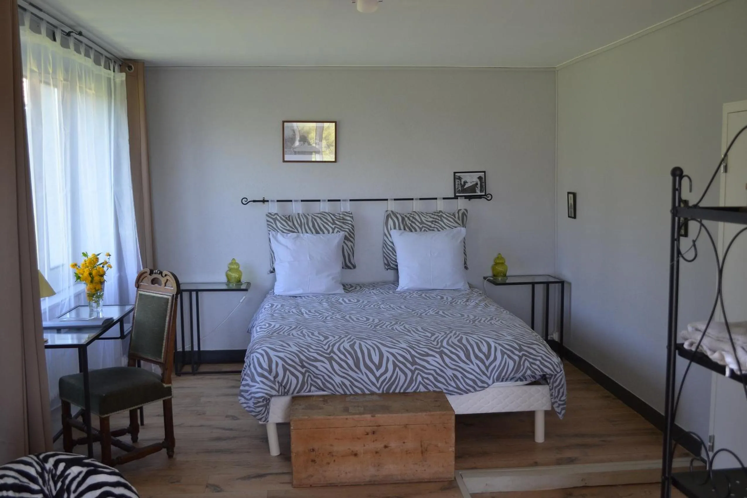 Property building, Bed in La Follye Mancey