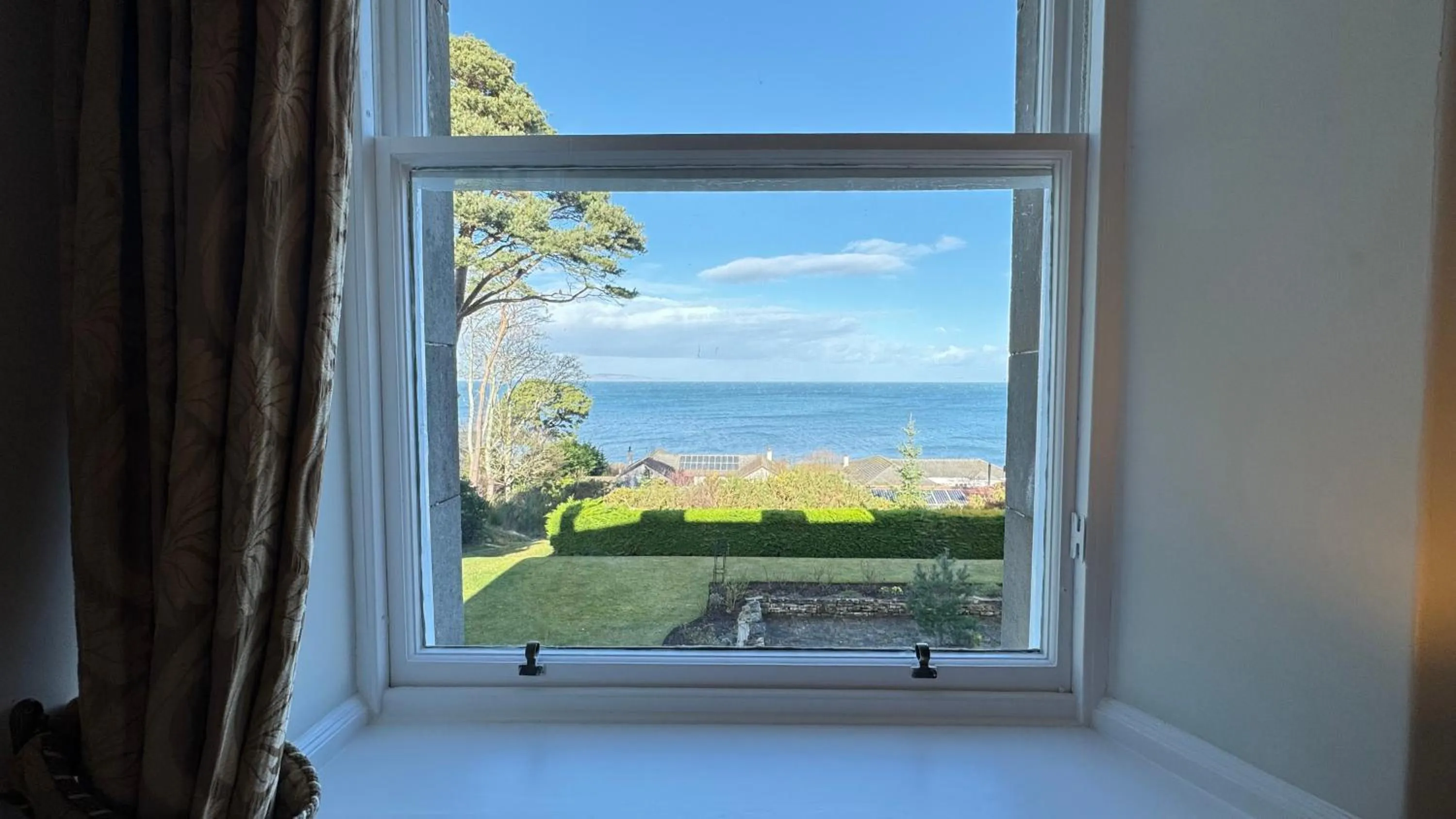 Property building in Invernairne