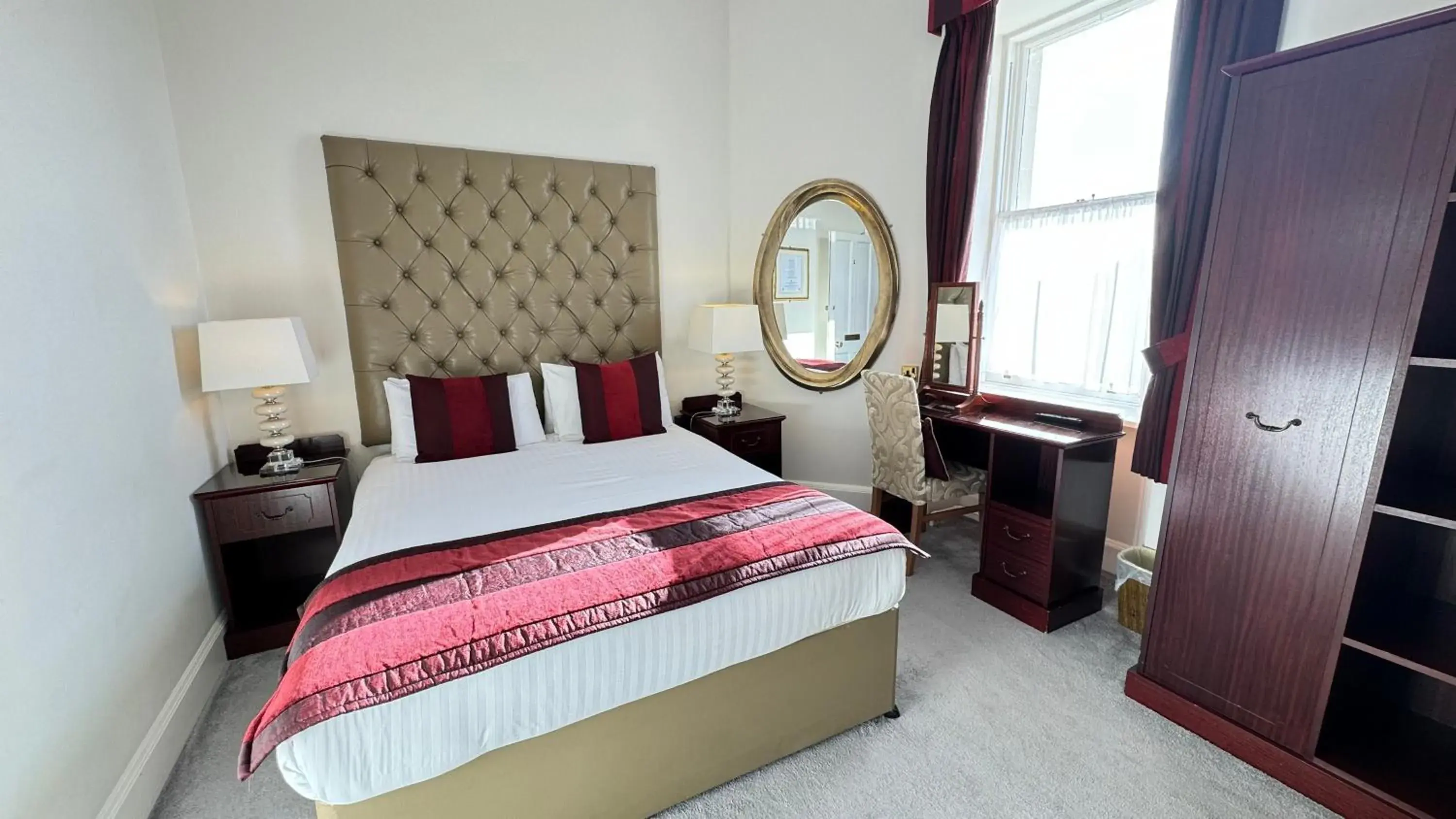 Petite Double Room in Invernairne Petite Double Room in Invernairne