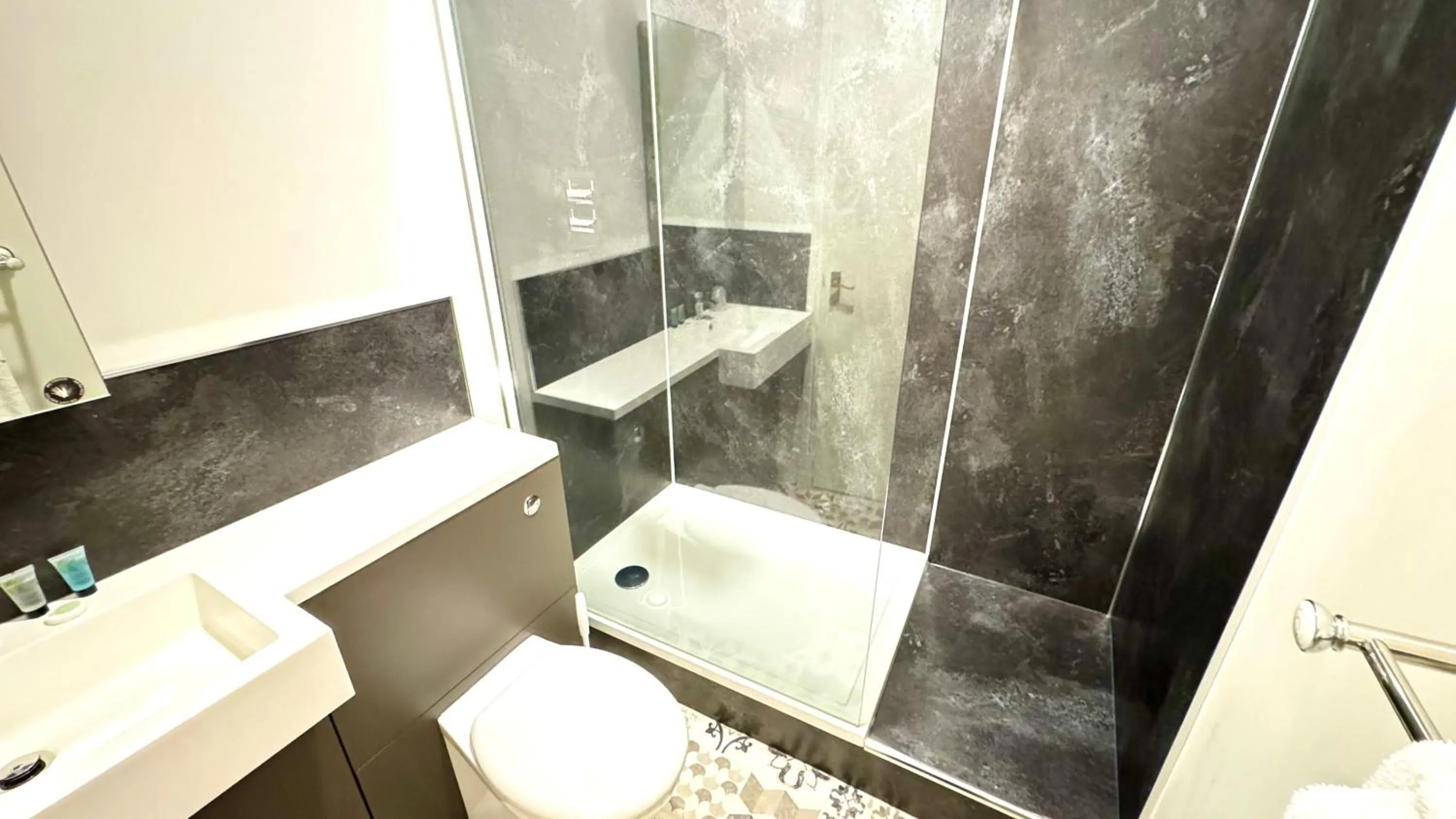 Property building in Invernairne