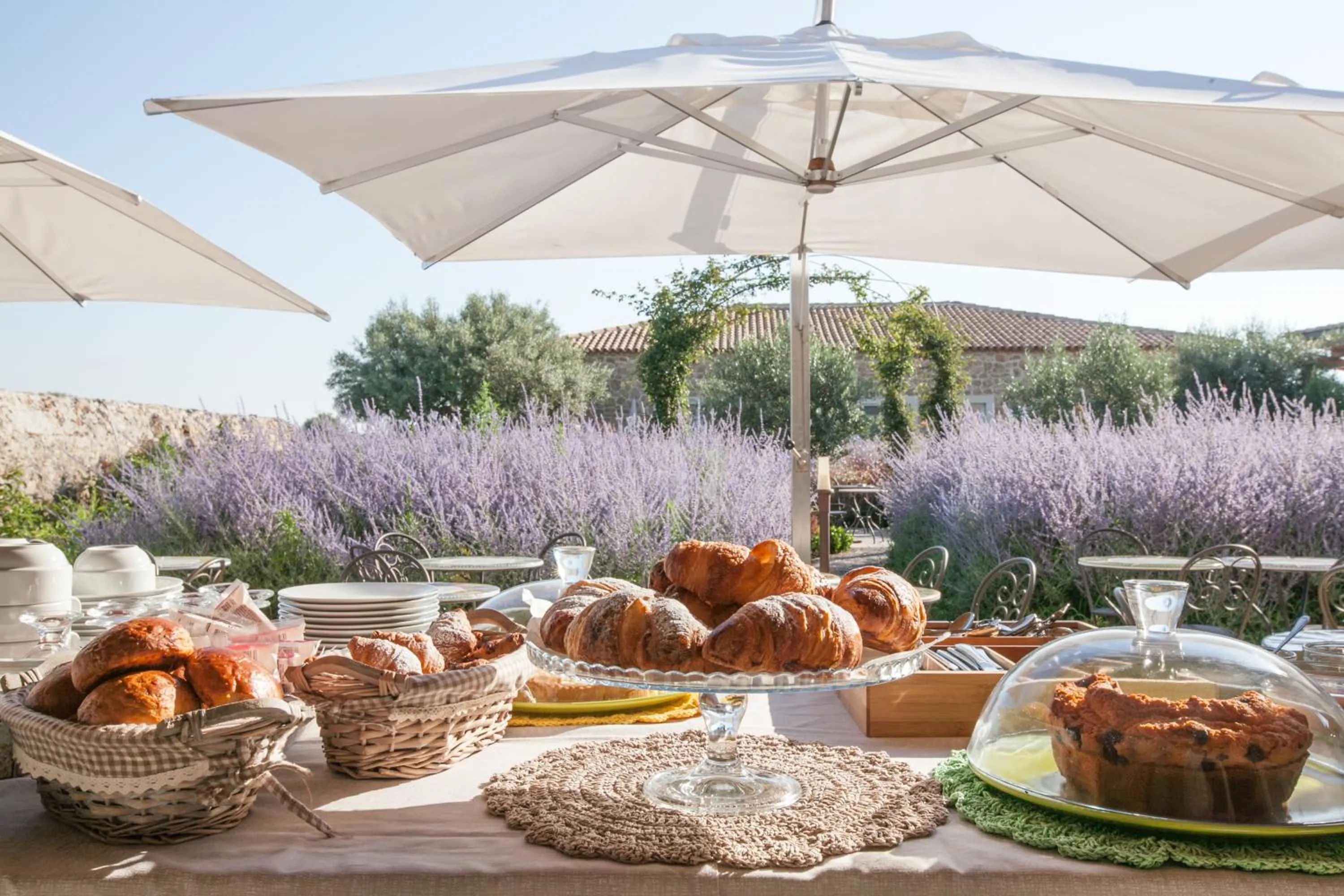 Food and drinks in Hotel Casale Milocca