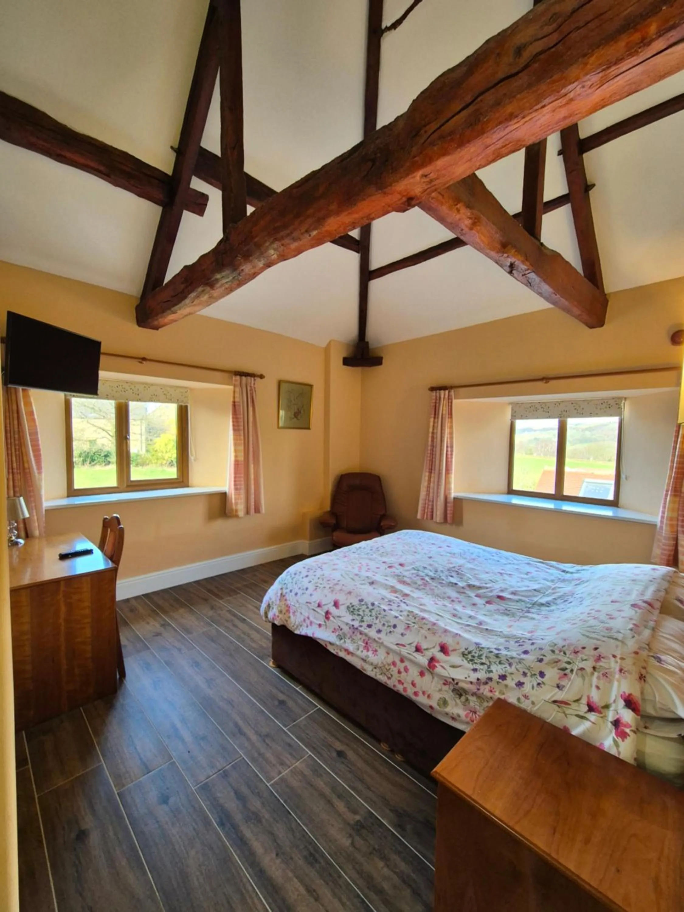 Bedroom, Bed in Padley Farm