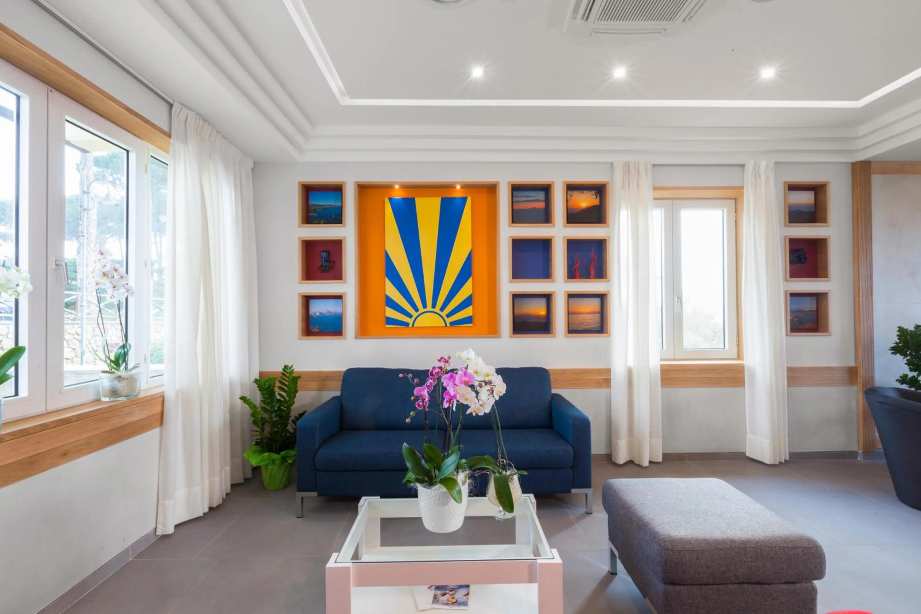 Communal lounge/ TV room in Hotel O Sole Mio