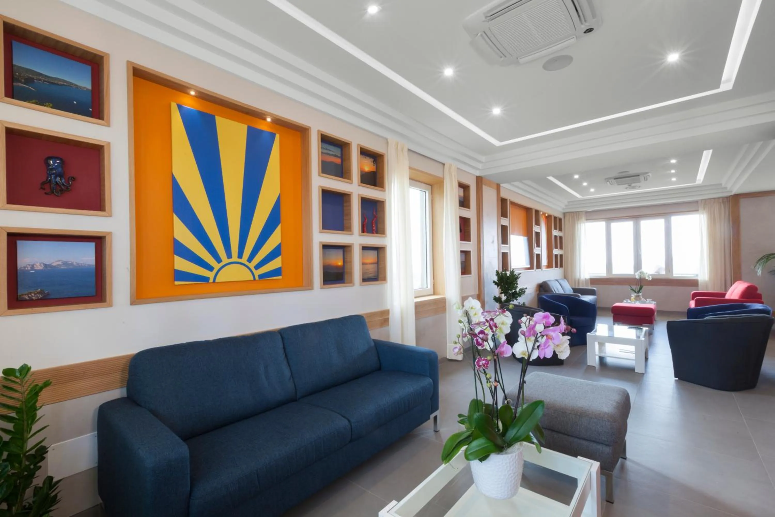 Communal lounge/ TV room in Hotel O Sole Mio