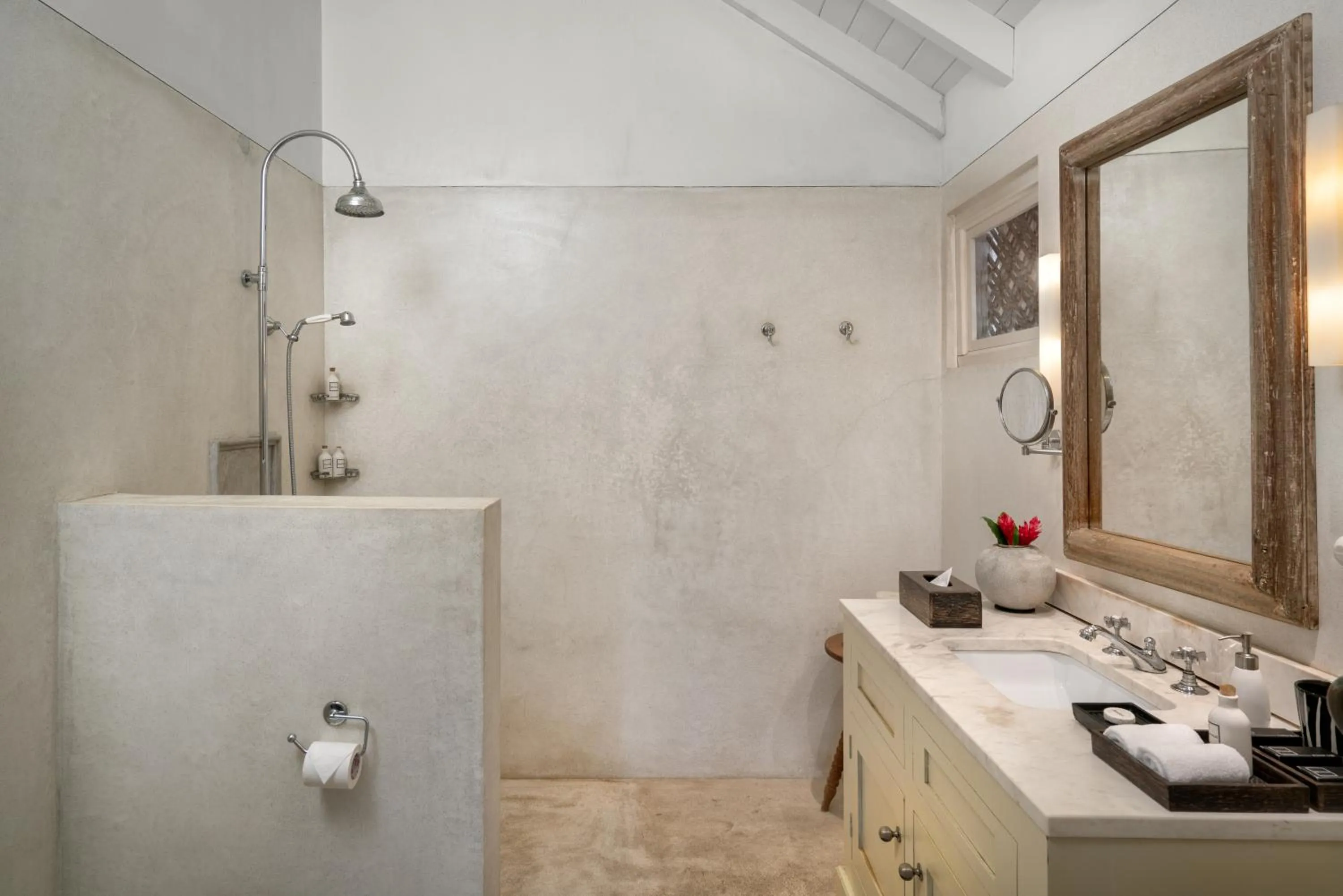 Bathroom in Taru Villas Rampart Street - Galle Fort