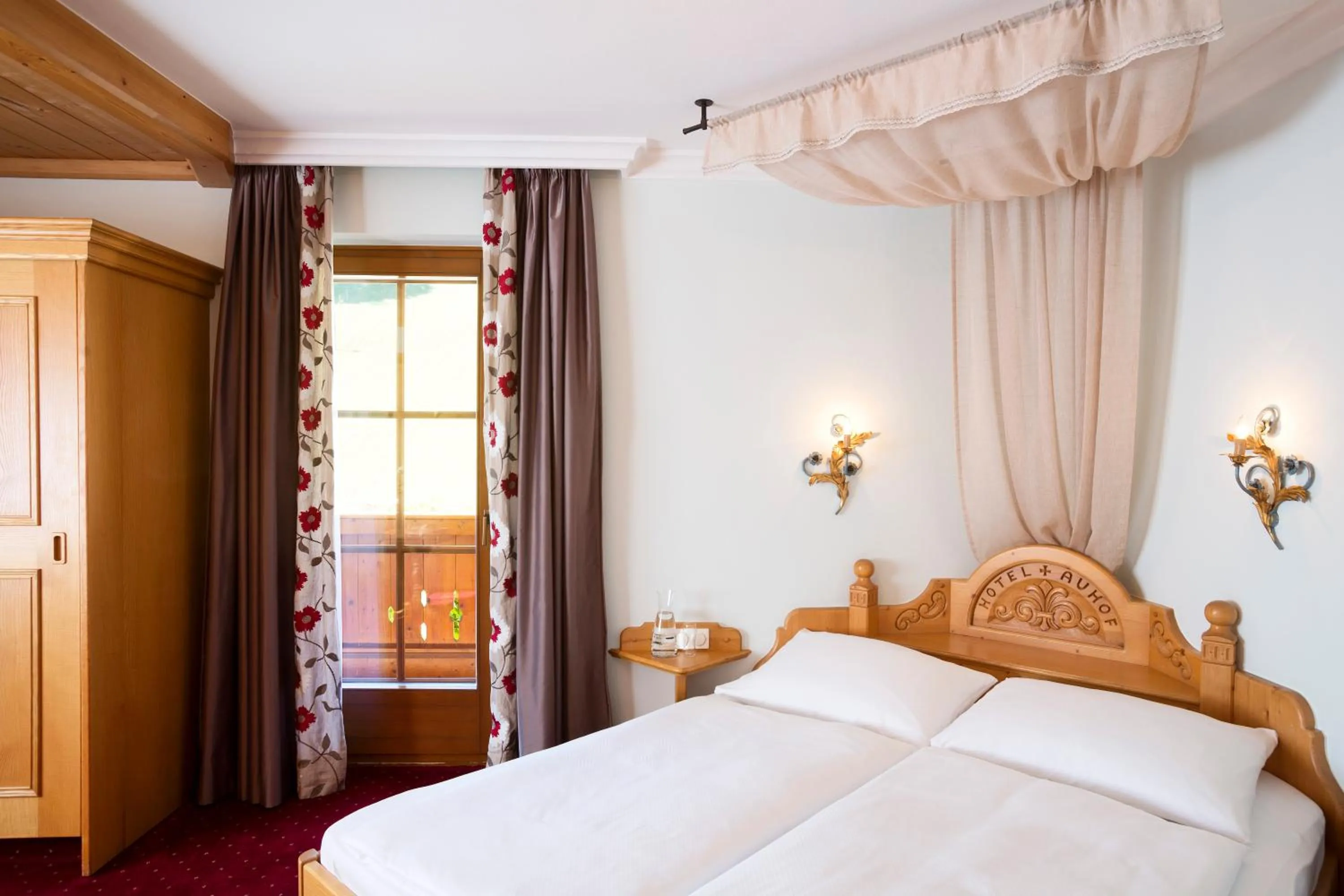 Bed in Hotel Auhof