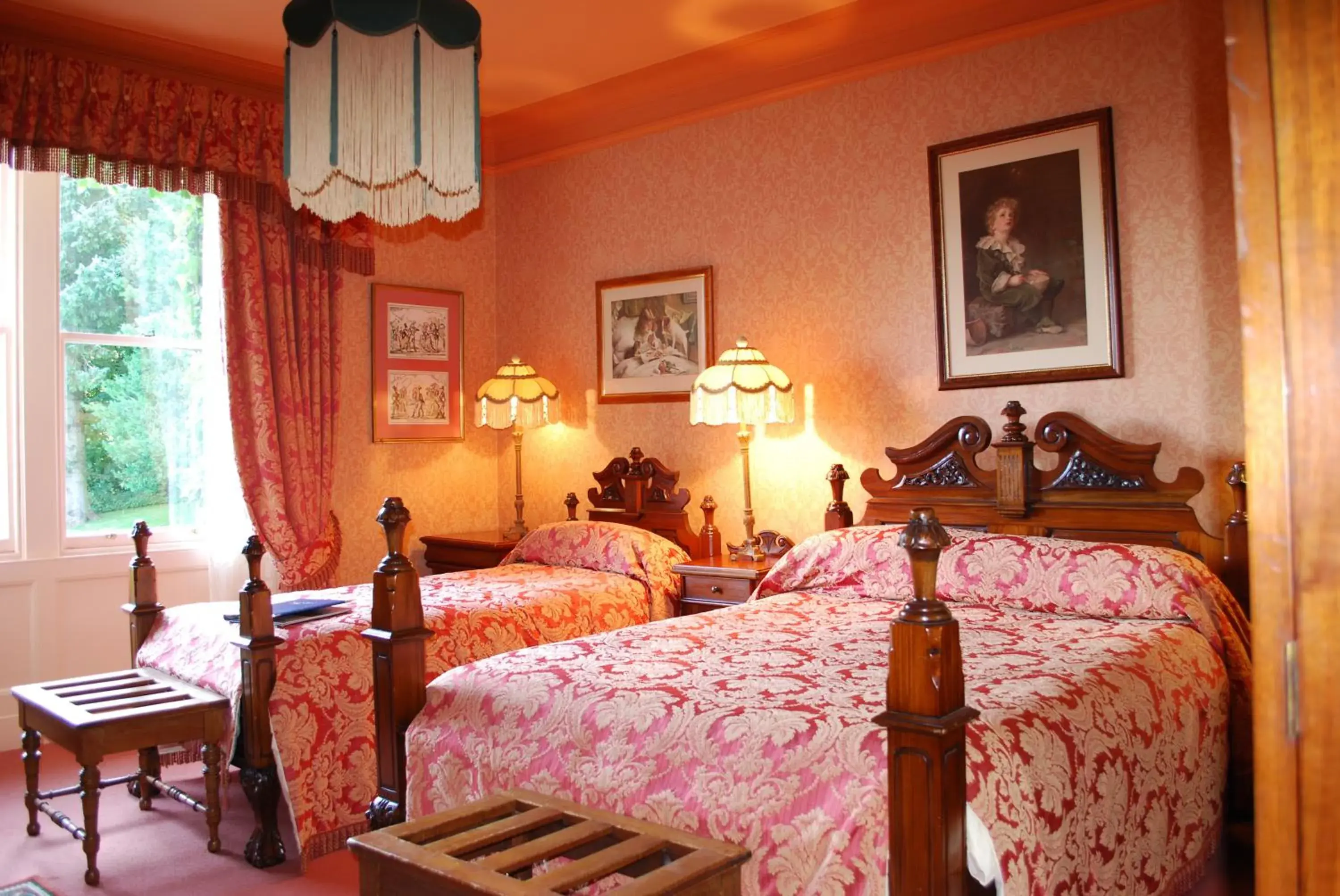 Superior Twin Room - single occupancy in Lands of Loyal hotel Superior Twin Room - single occupancy in Lands of Loyal hotel