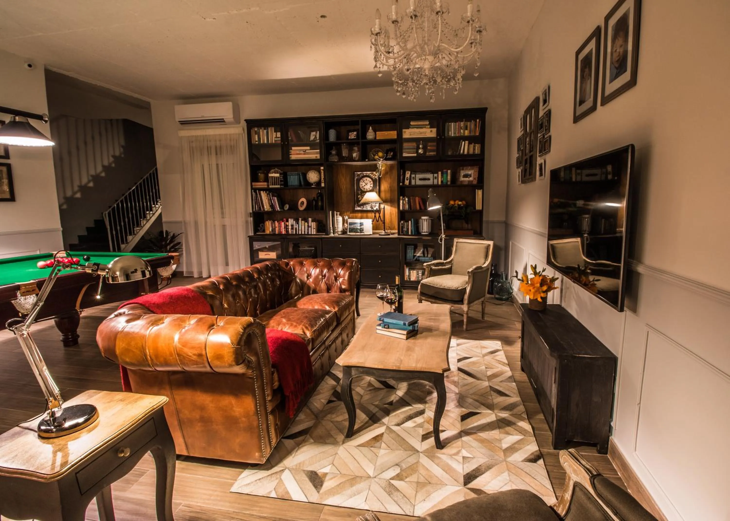 Communal lounge/ TV room in BB De Rohan