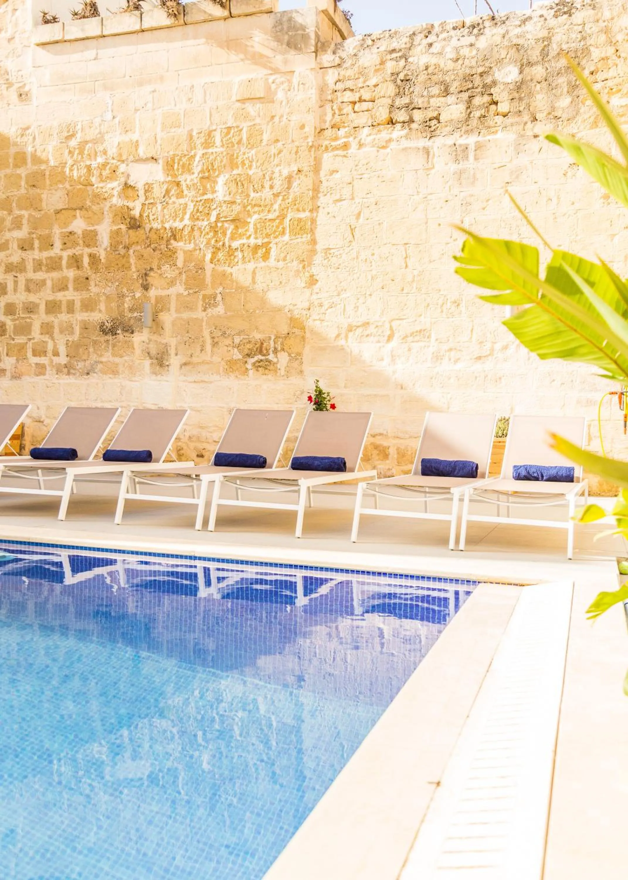 Swimming pool in BB De Rohan