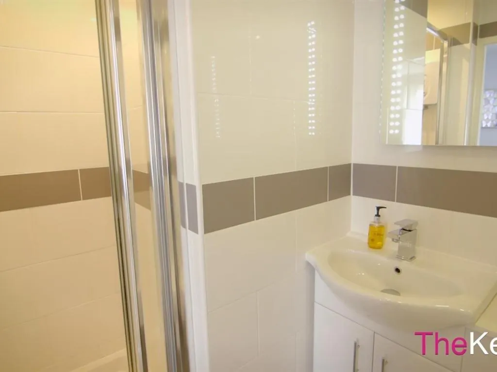 Bathroom in The Kenley Hotel