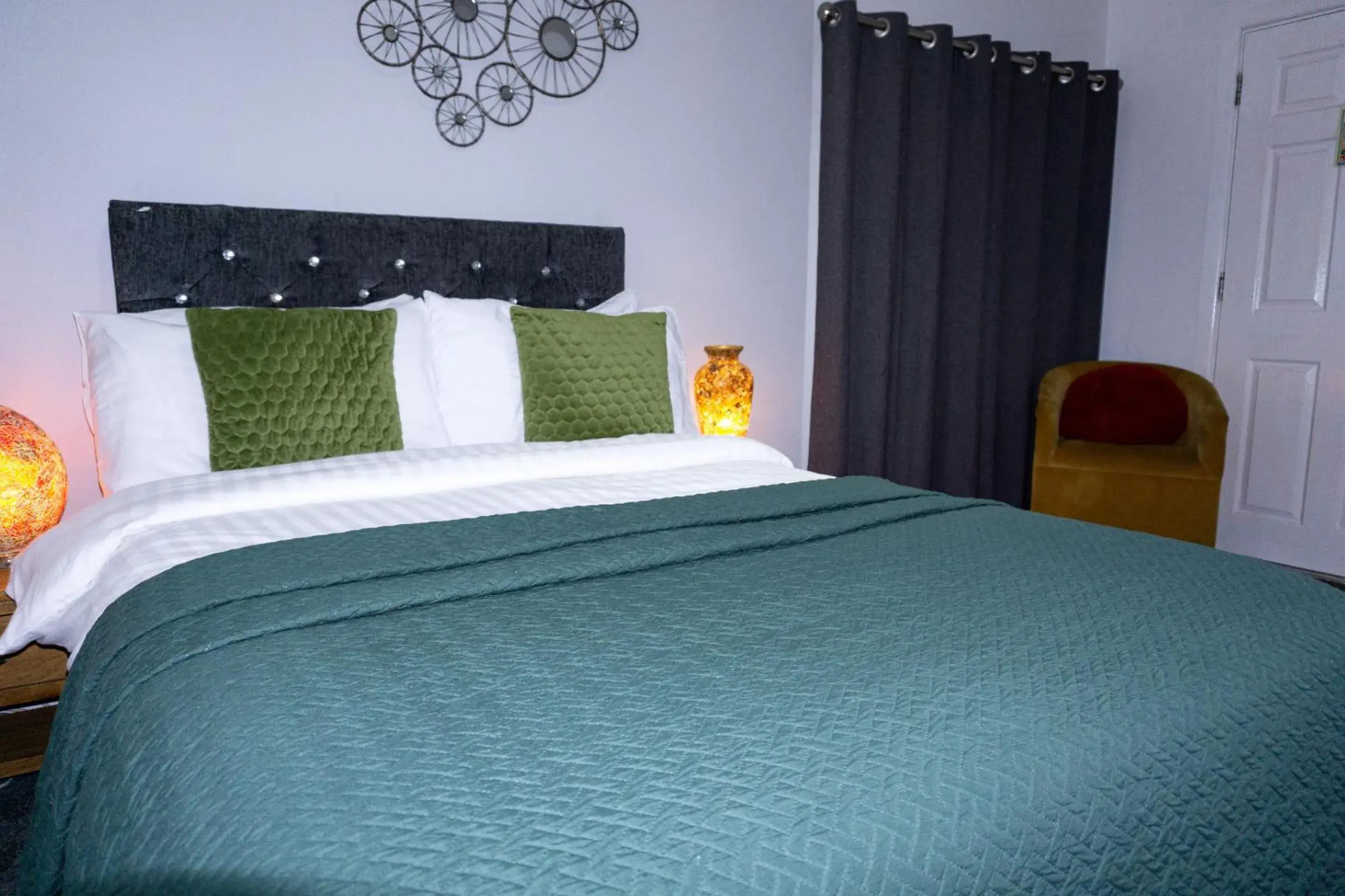 Bedroom, Bed in The Kenley Hotel Bedroom, Bed in The Kenley Hotel