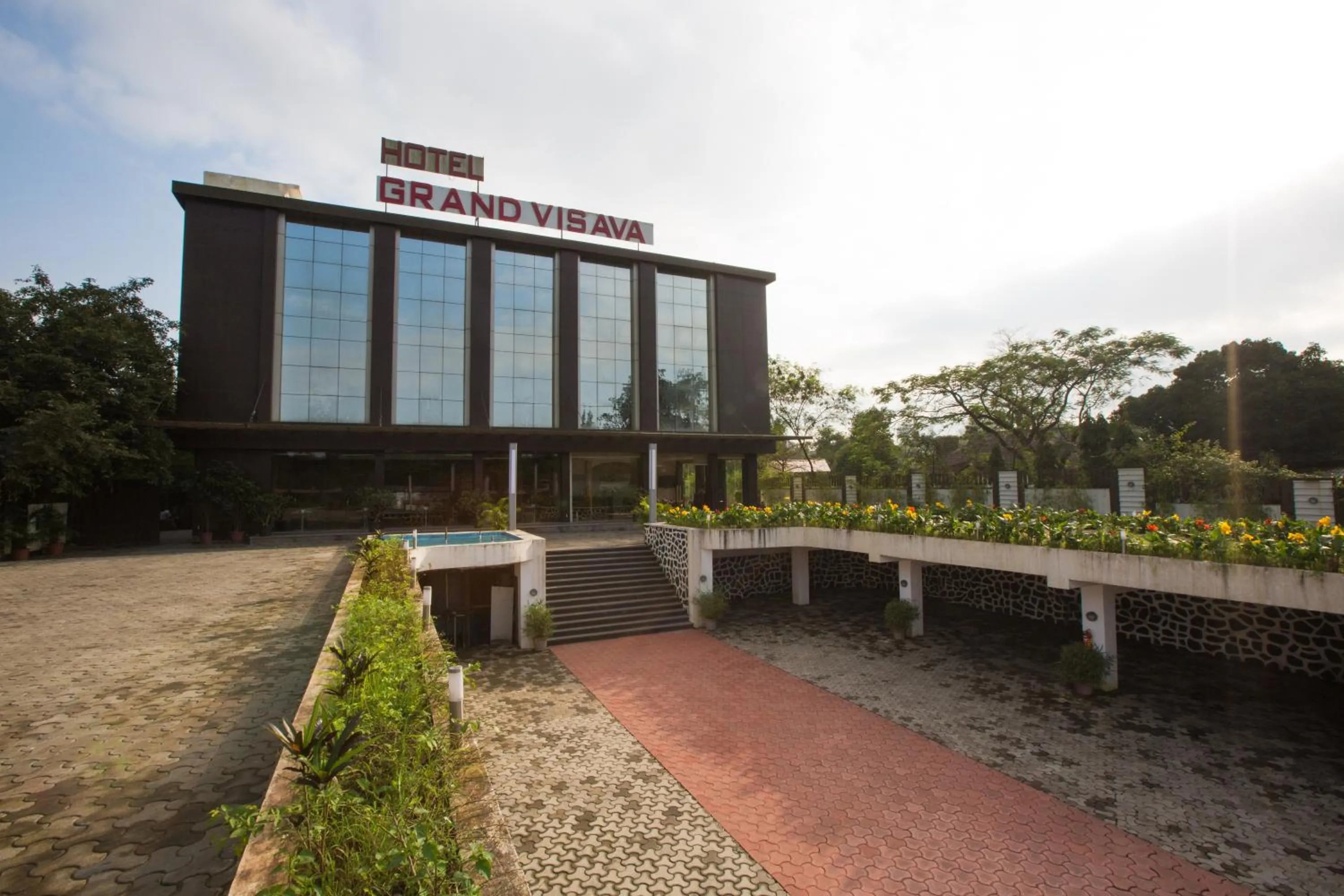 Facade/entrance in Hotel Grand Visava Lonavala