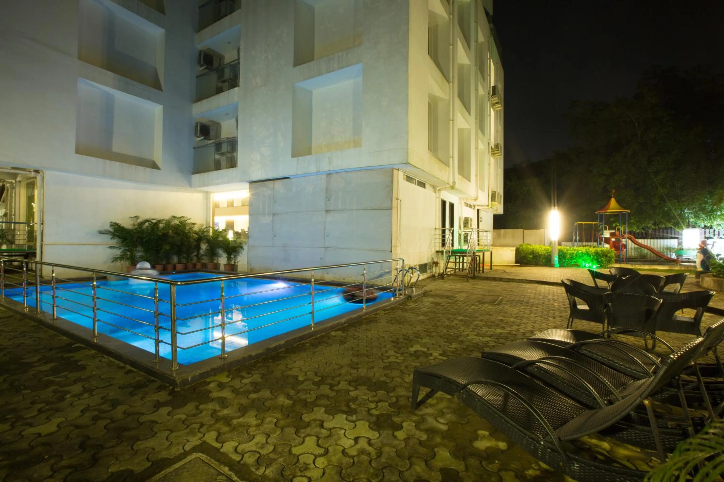 Swimming pool in Hotel Grand Visava Lonavala