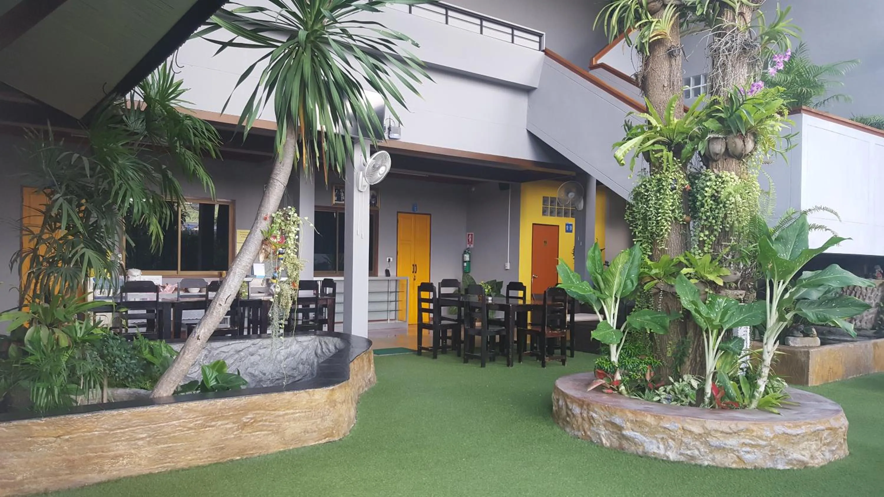 Garden in First and Frang Hotel - Koh Phangan