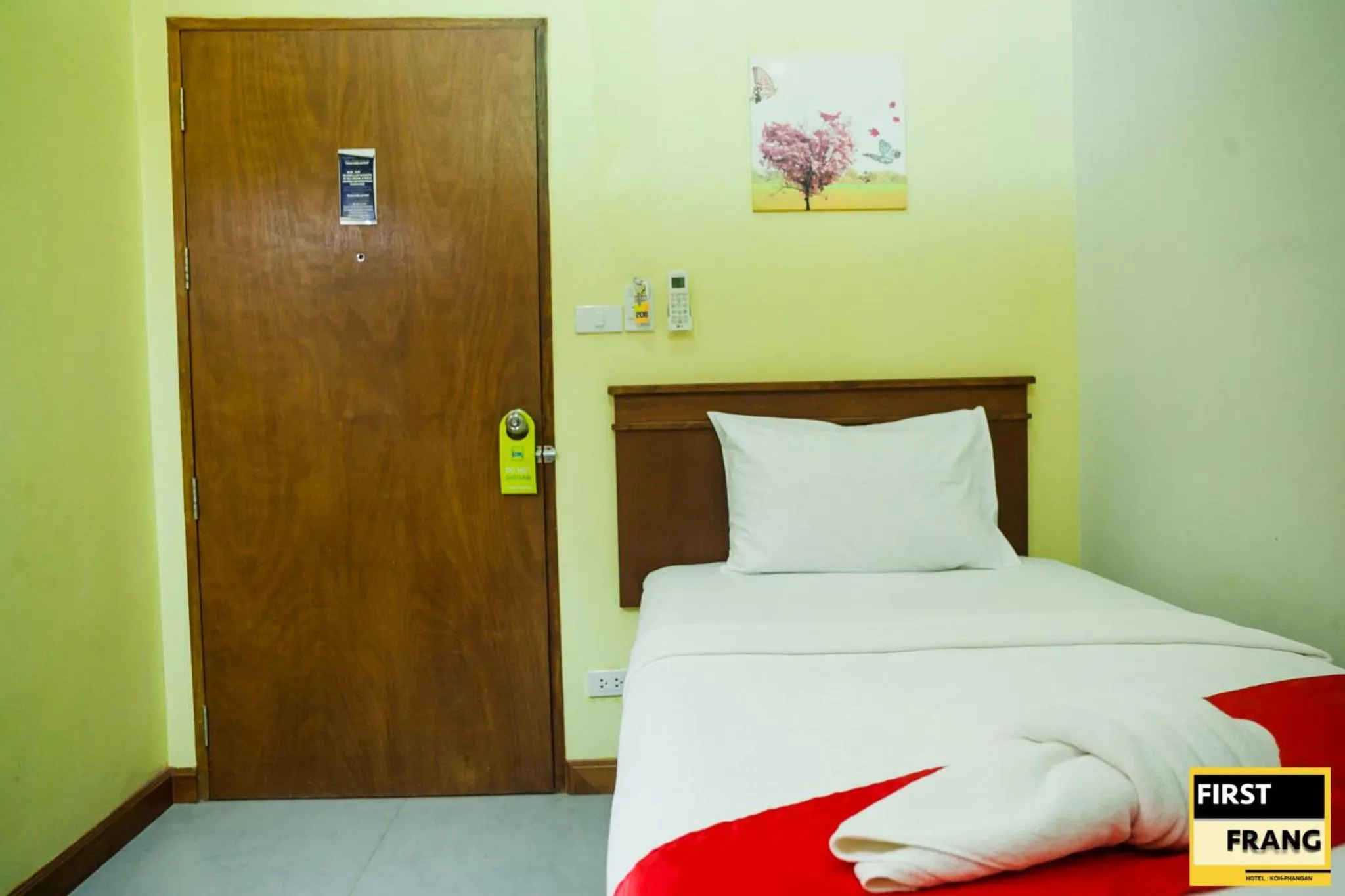 Bed in First and Frang Hotel - Koh Phangan