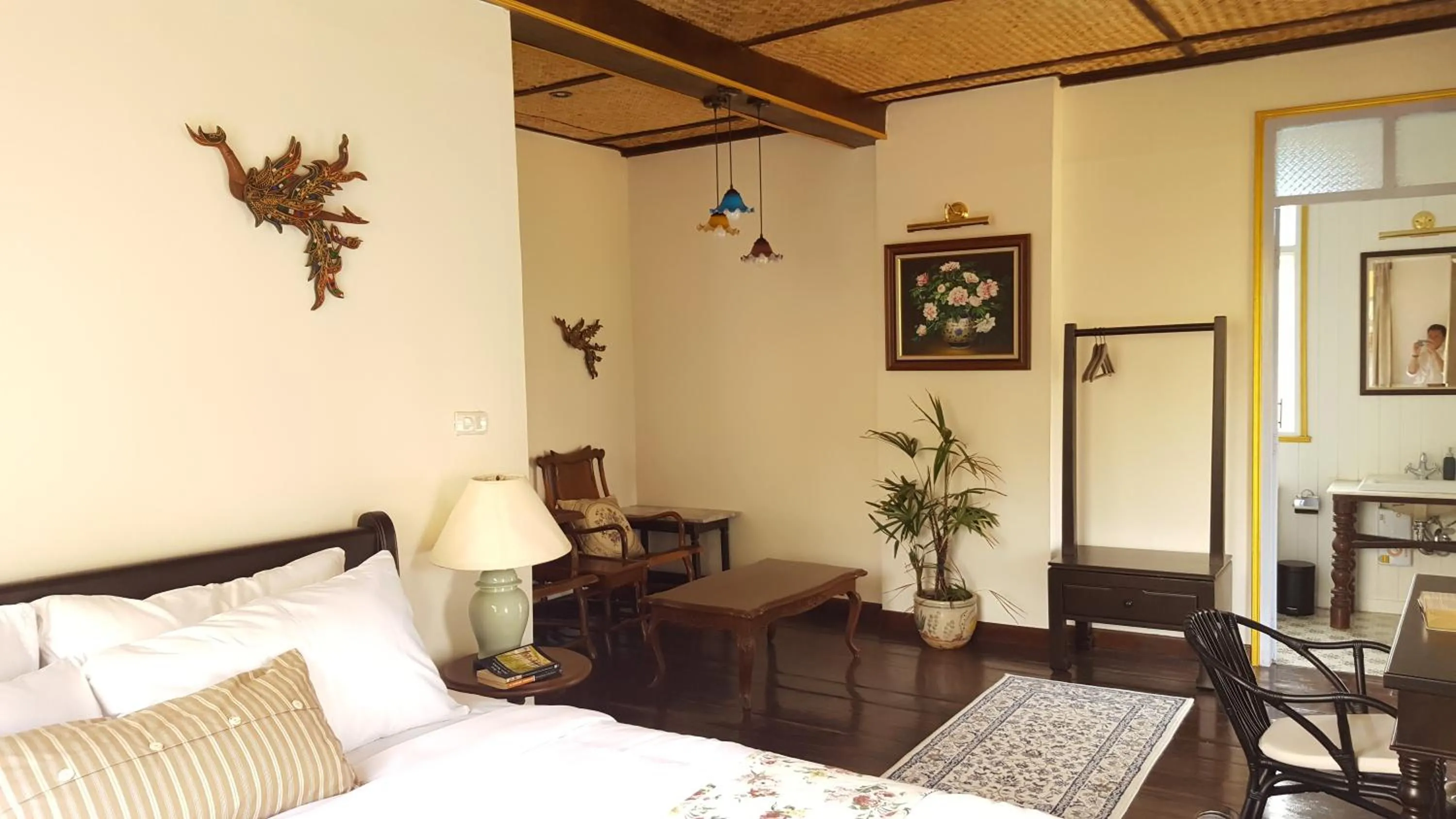 Property building, Bed in Villa Mungkala