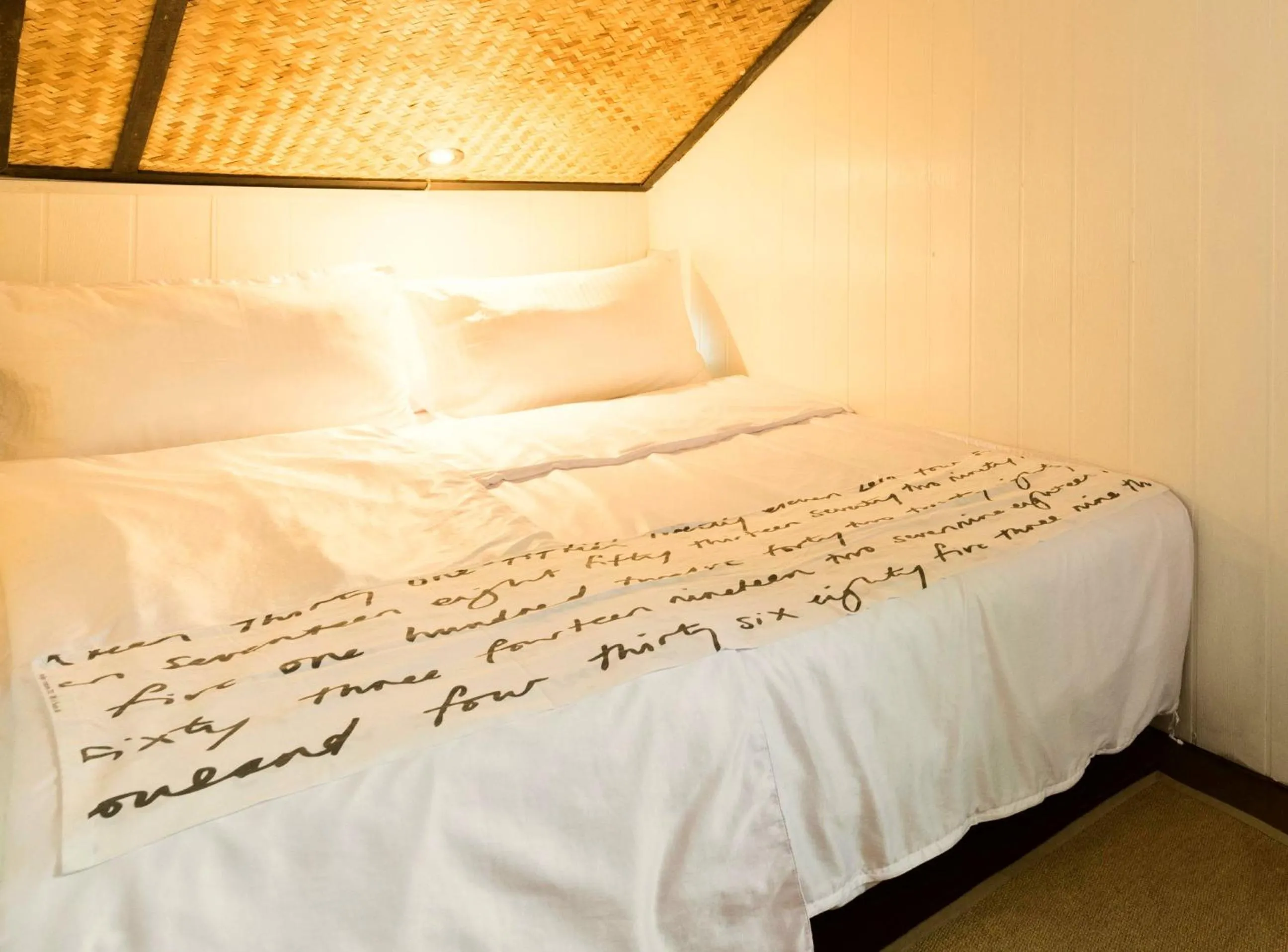 Bed in Villa Mungkala