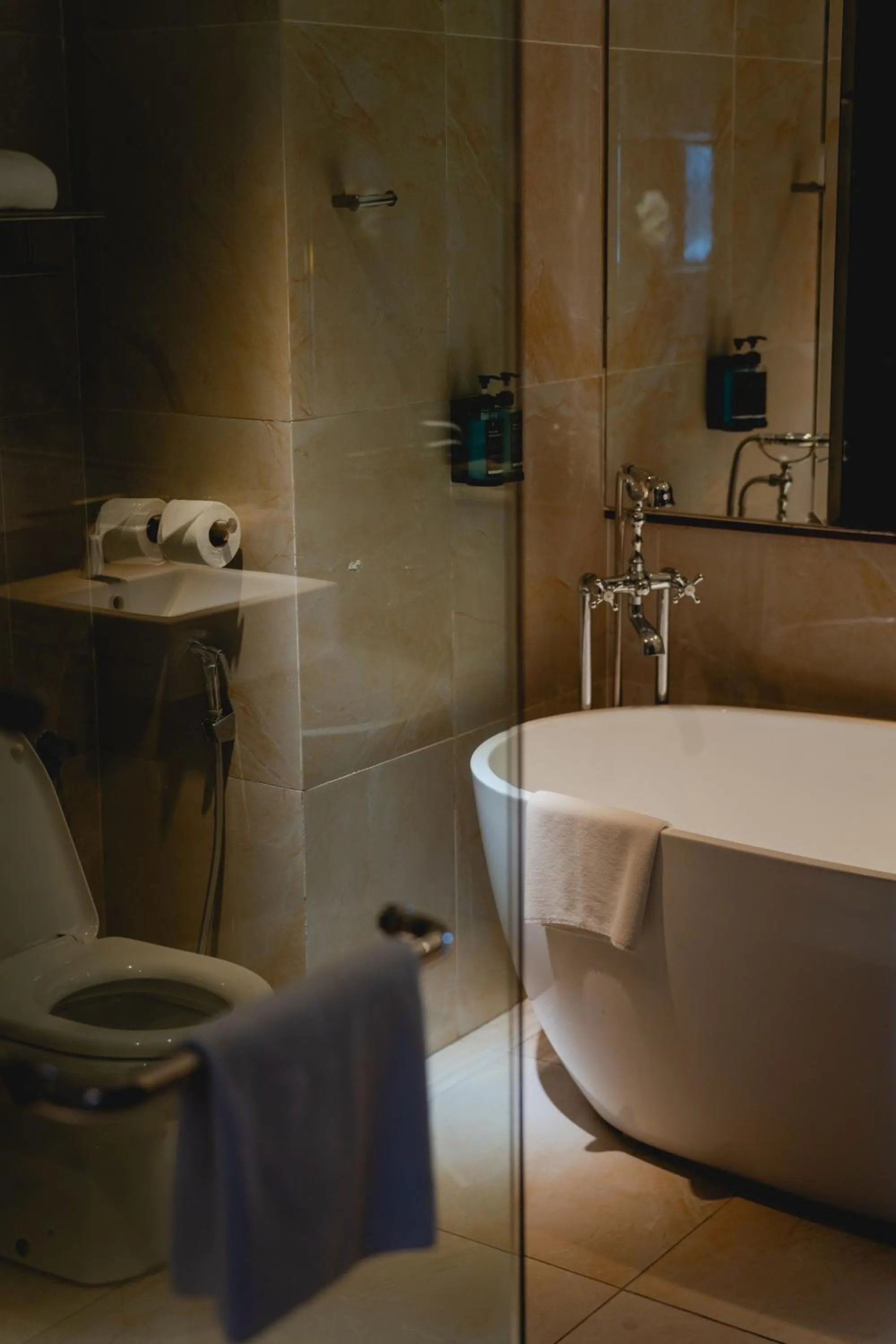 Bath in Geno Hotel Shah Alam