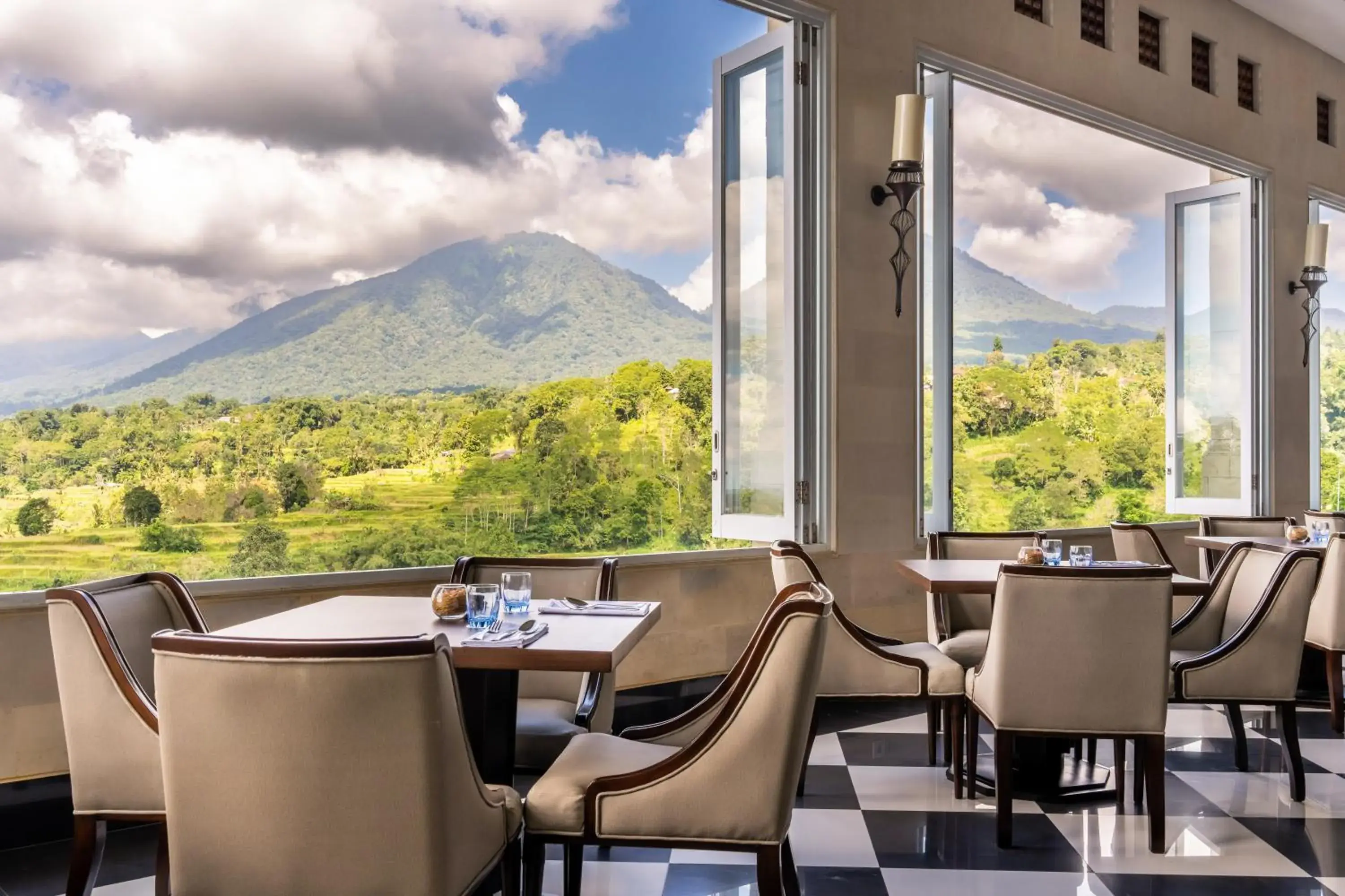 Restaurant/places to eat in Homm Saranam Baturiti Restaurant/places to eat in Homm Saranam Baturiti