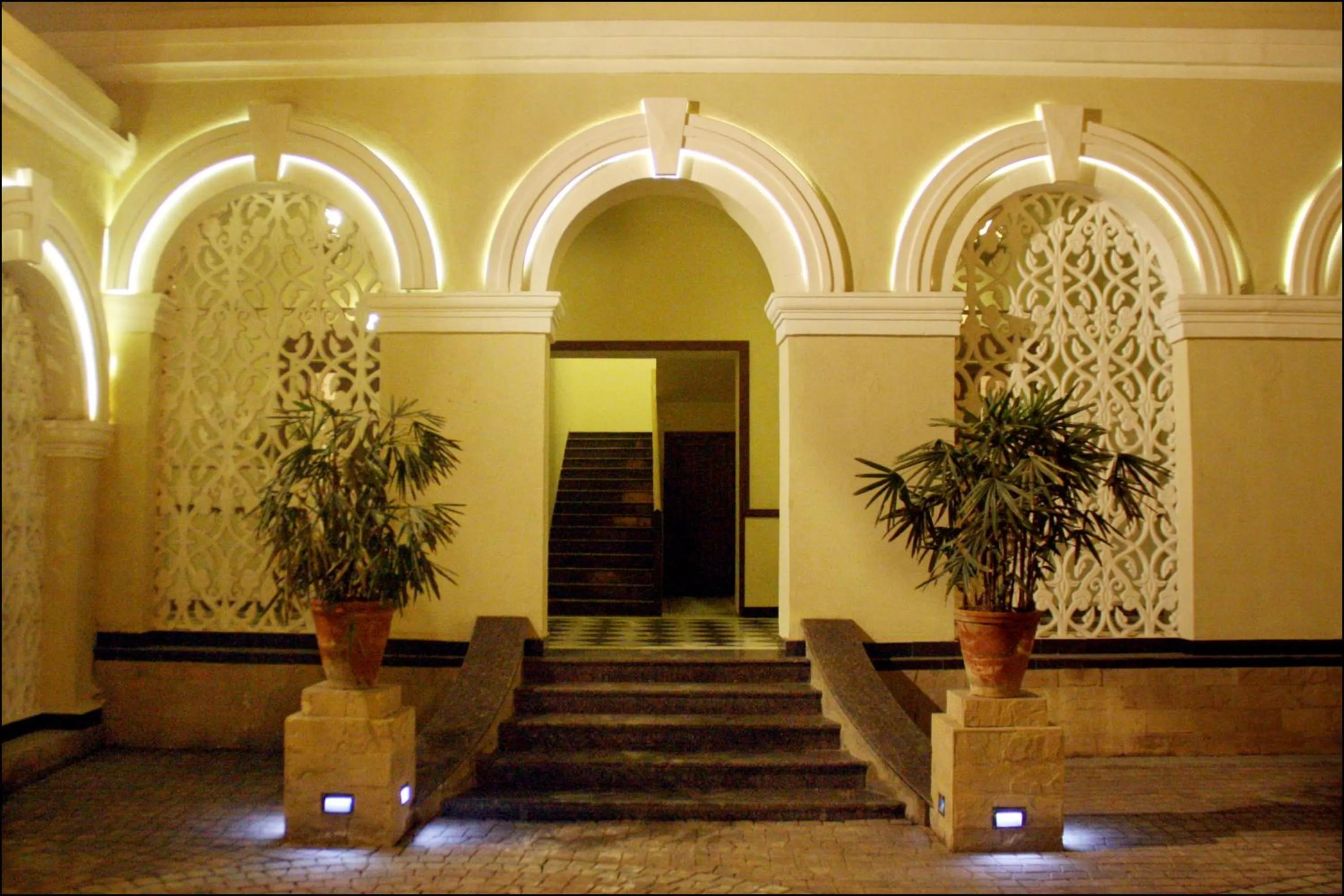 Facade/entrance in Faletti's Hotel Lahore