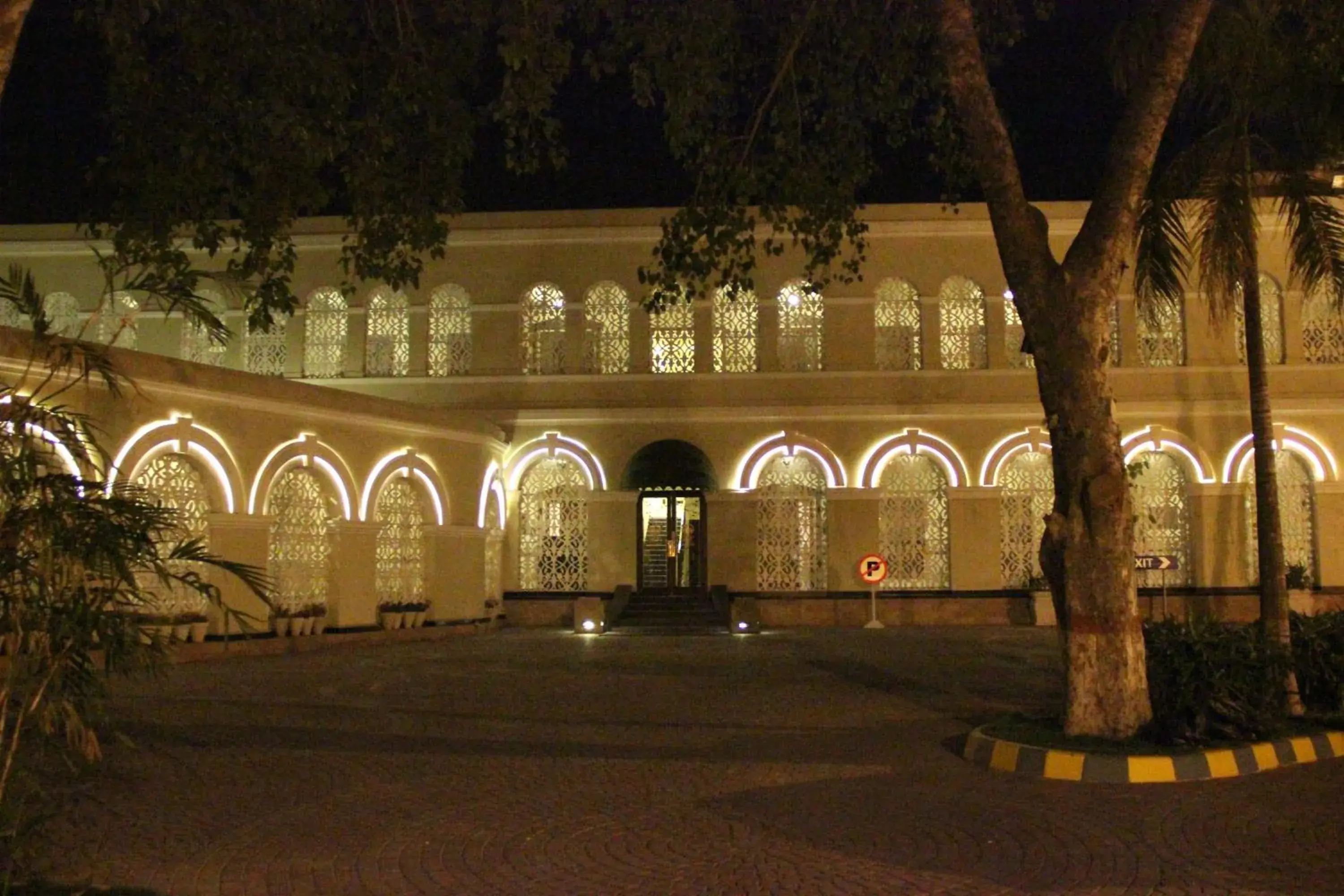 Property building in Faletti's Hotel Lahore Property building in Faletti's Hotel Lahore