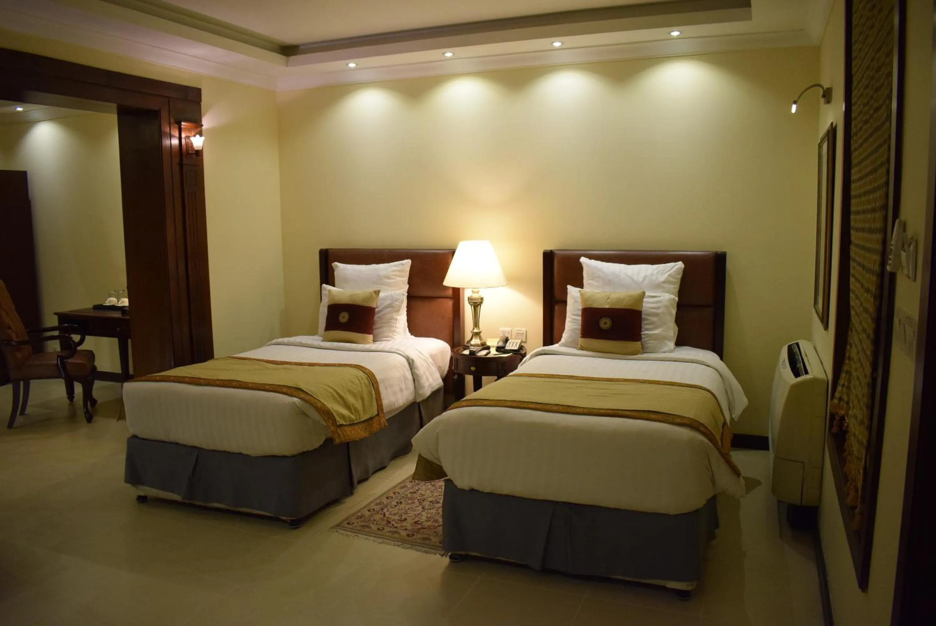 Bedroom, Bed in Faletti's Hotel Lahore