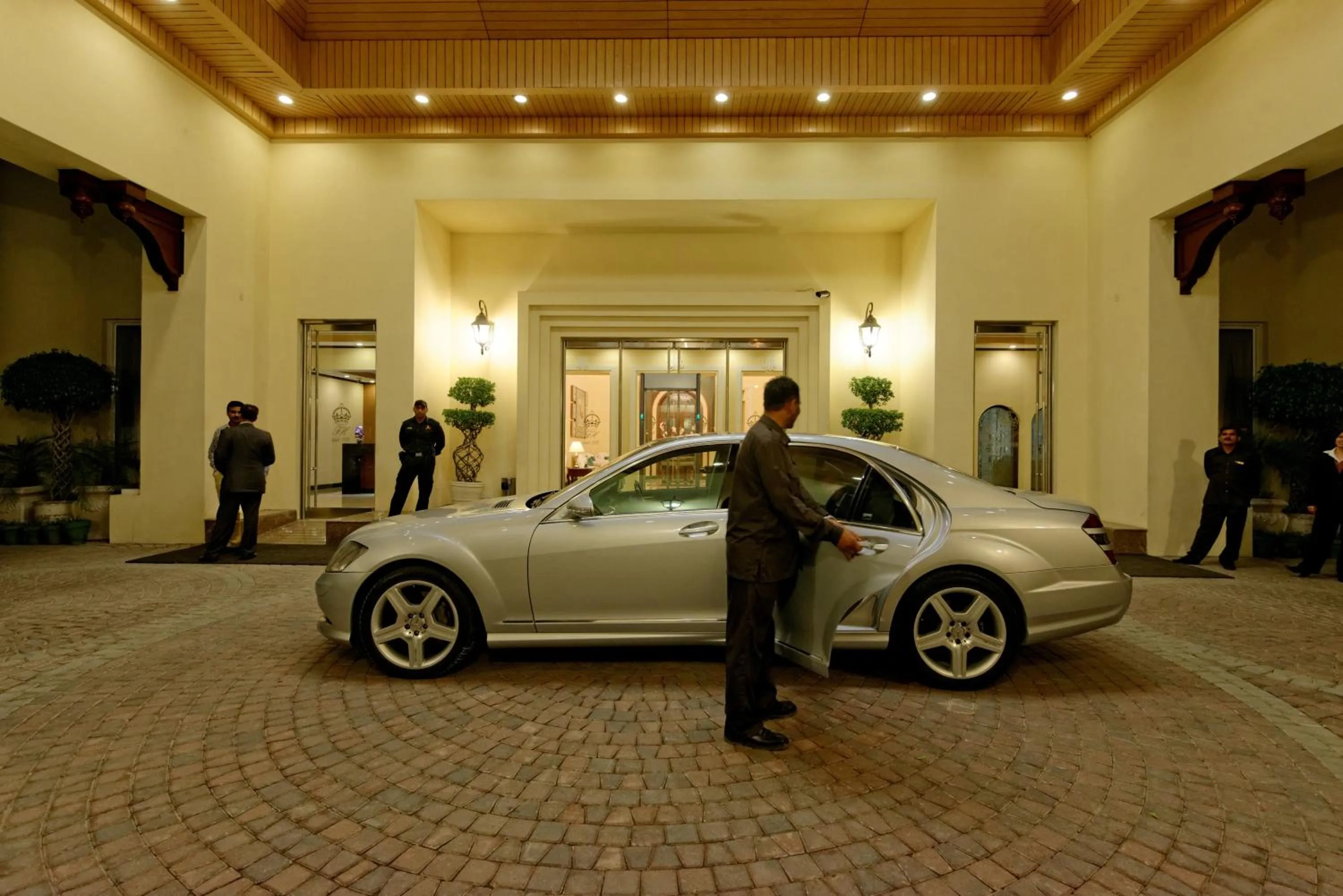 Facade/entrance in Faletti's Hotel Lahore