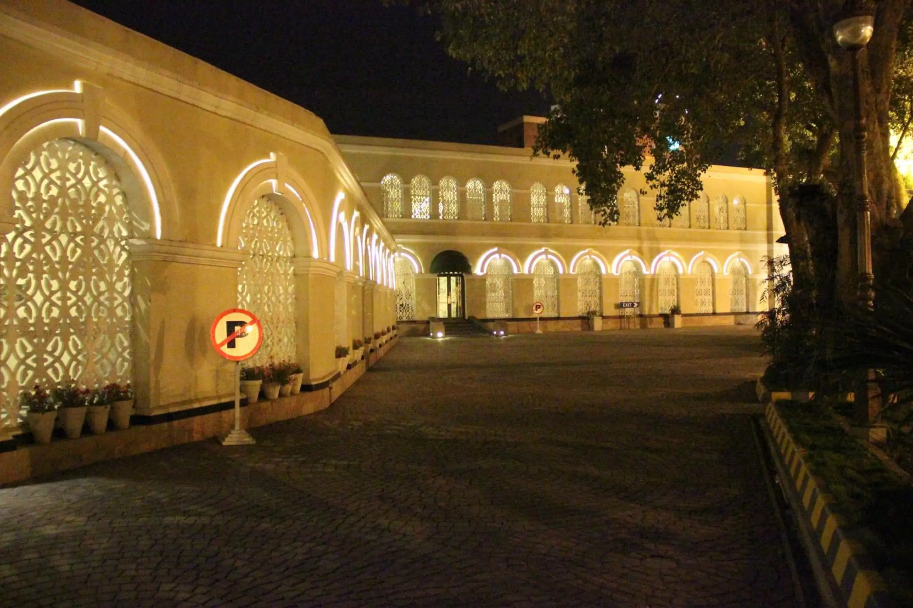 Property building in Faletti's Hotel Lahore Property building in Faletti's Hotel Lahore