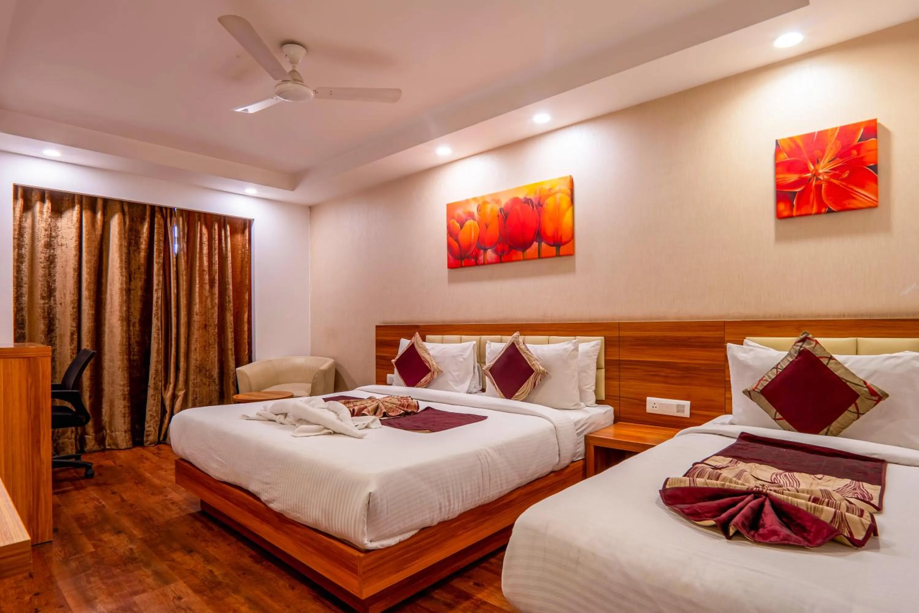 Bedroom, Bed in Le Roi Jammu - Near Jammu Railway Station