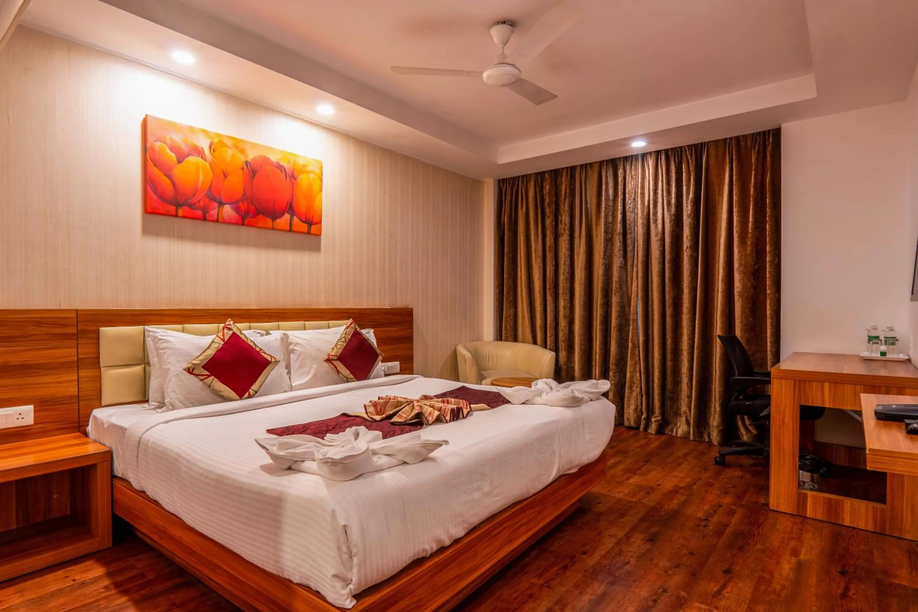 Bedroom, Bed in Le Roi Jammu - Near Jammu Railway Station