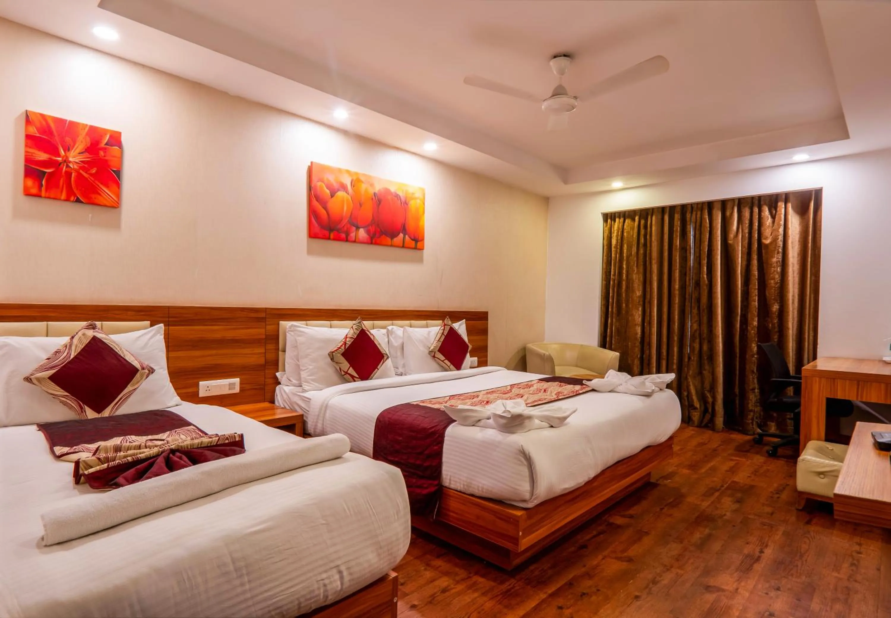 Bedroom, Bed in Le Roi Jammu - Near Jammu Railway Station