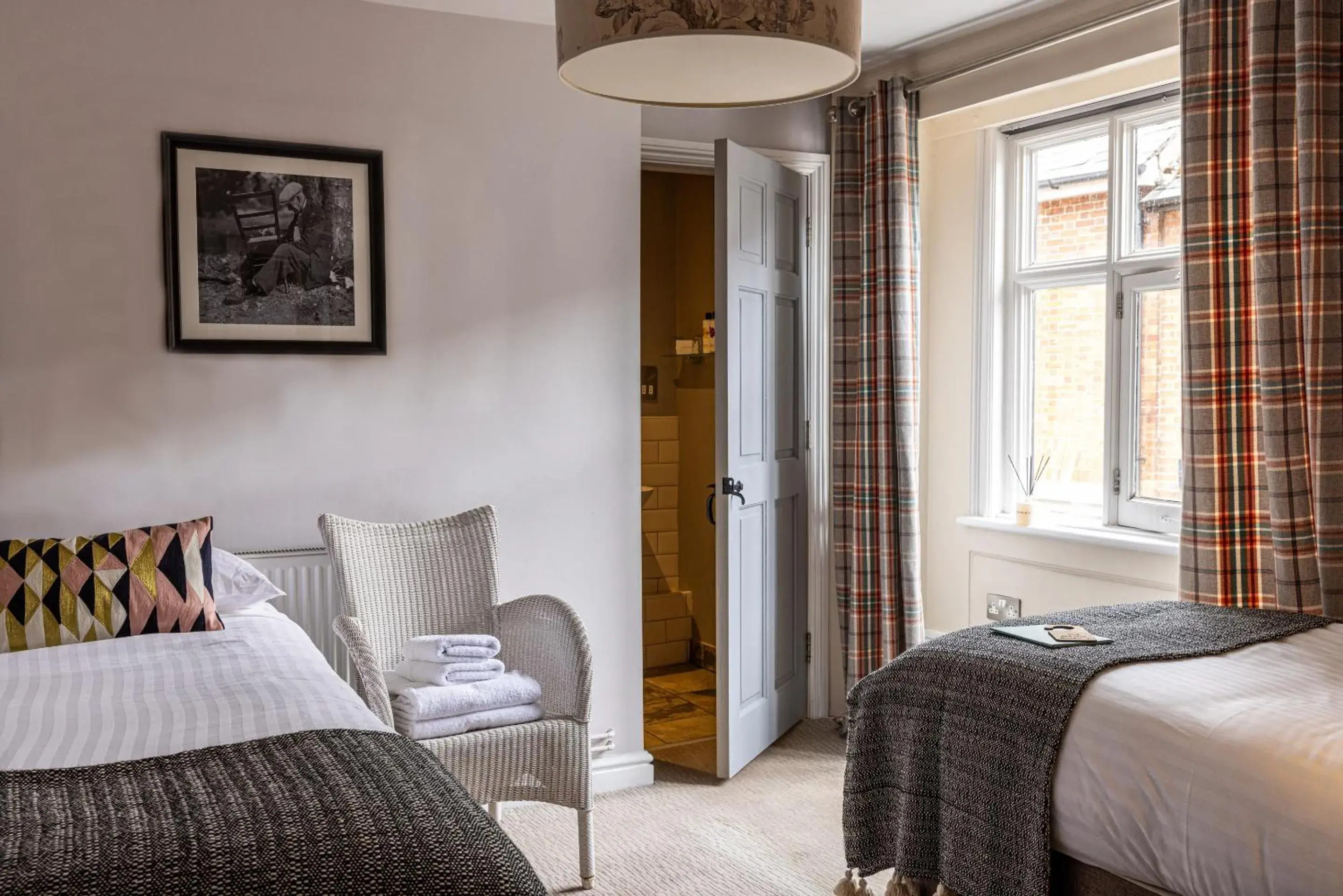 Bedroom, Bed in The Crown & Horns Bedroom, Bed in The Crown & Horns