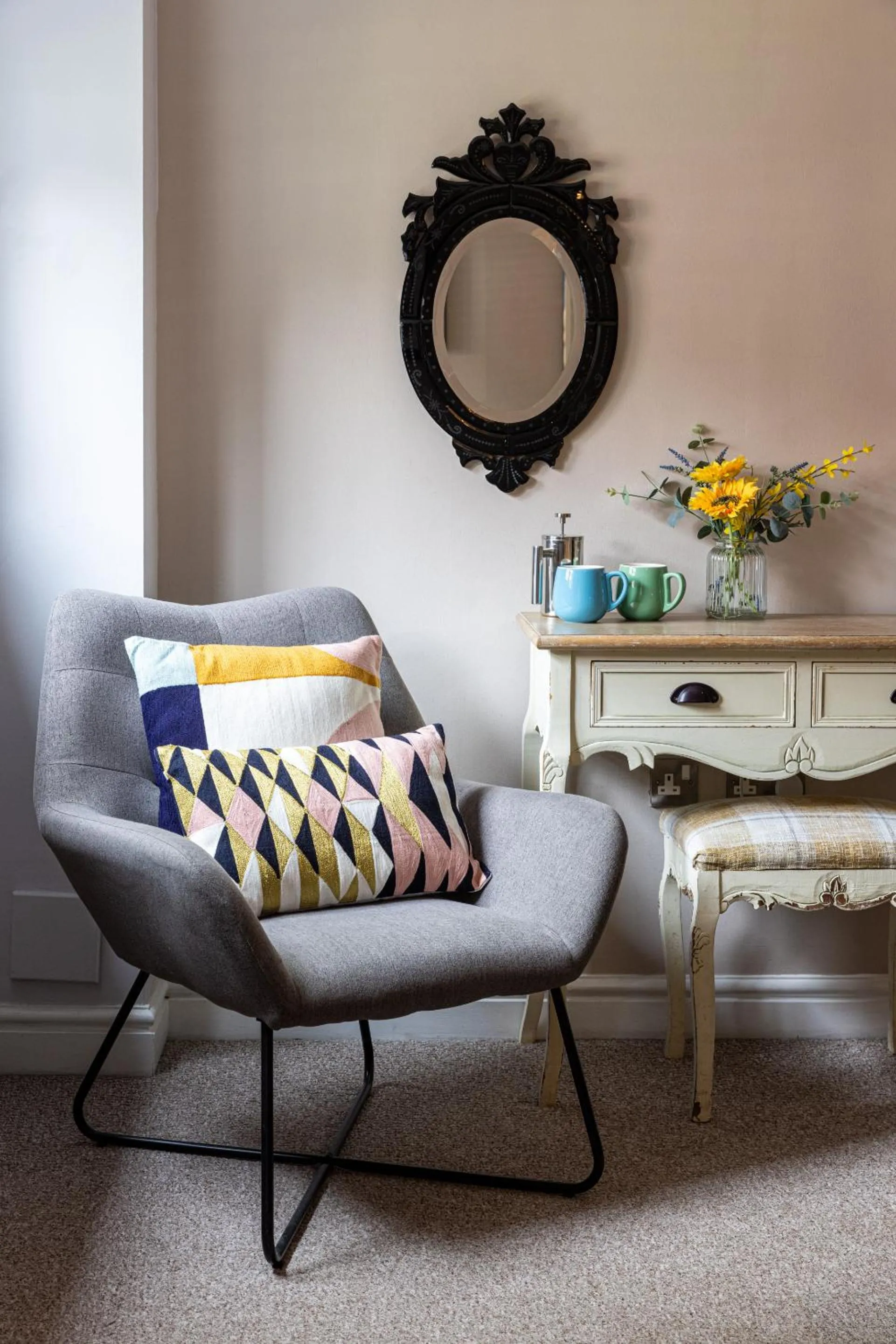 Bedroom in The Crown & Horns