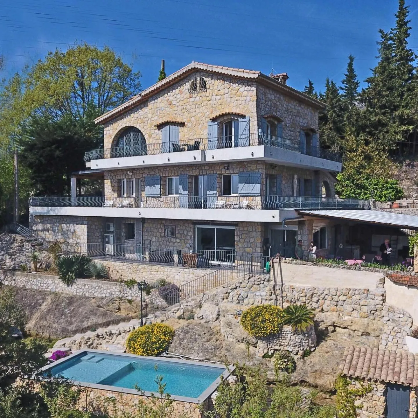 Property building in Au Pied des Baous