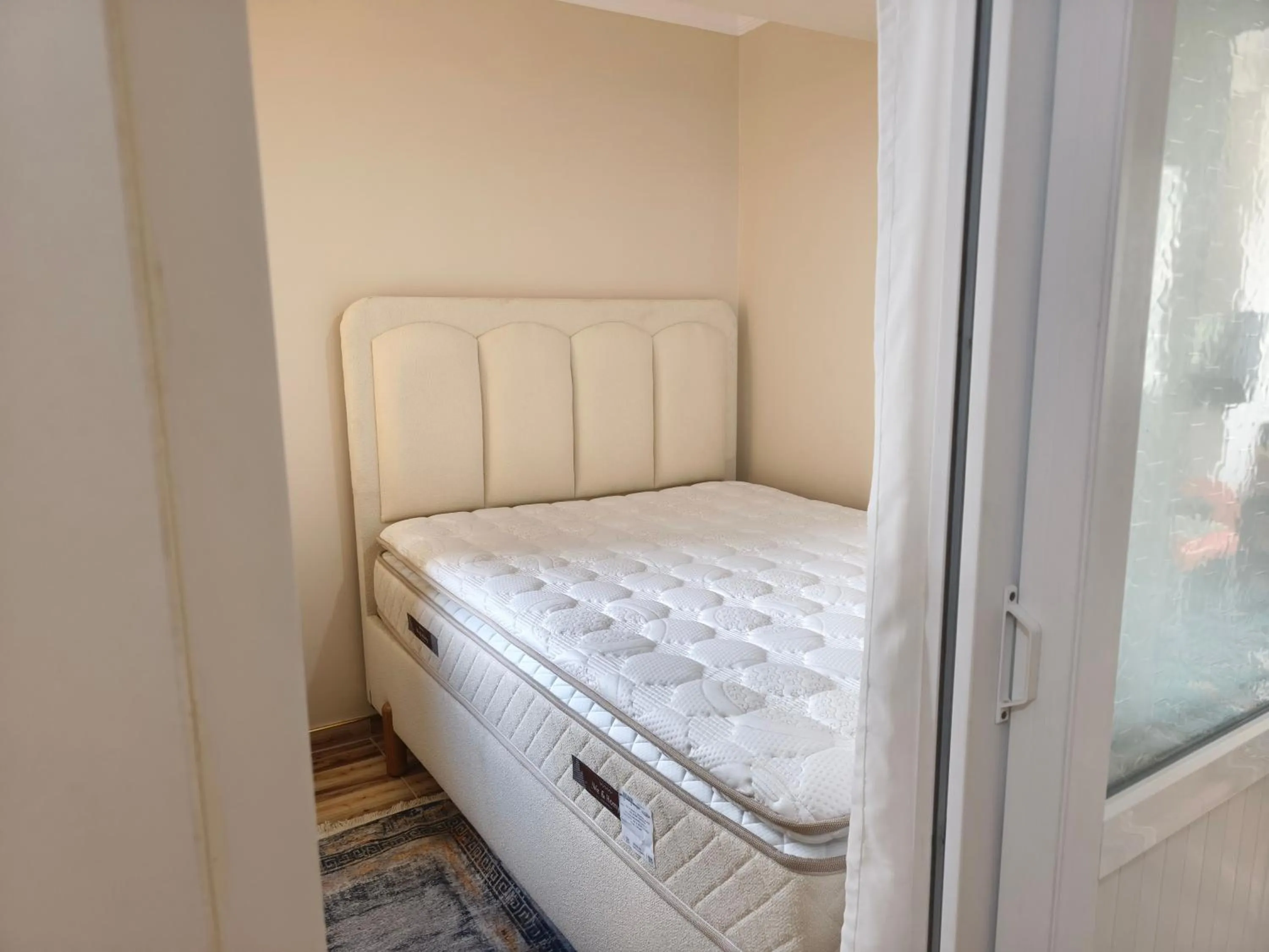 Bedroom, Bed in Sağlık Apart Pansiyon