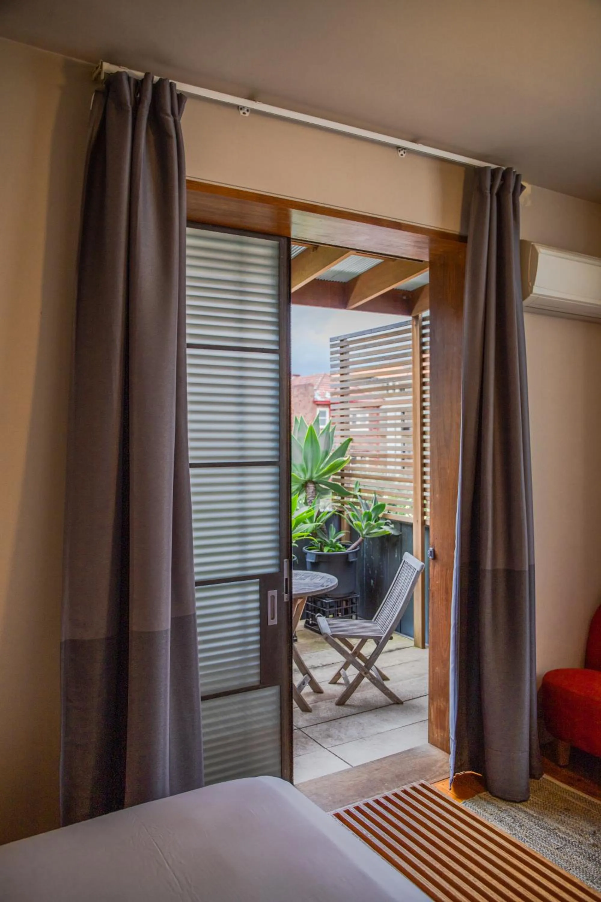 Bedroom, Bed in Dive Hotel